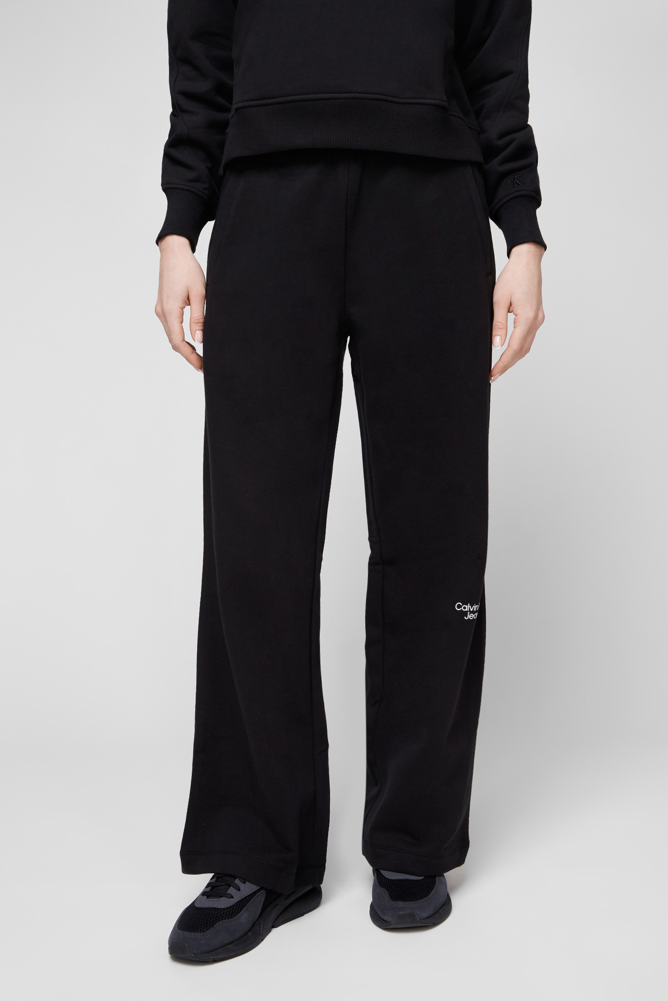 Женские черные спортивные брюки 4