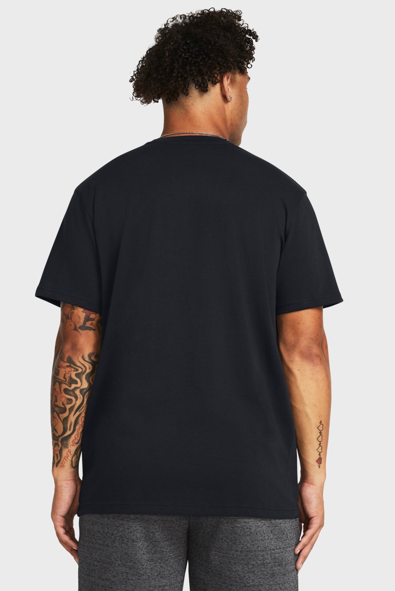 Мужская черная футболка UA HW LC LOGO REPEAT SS 2