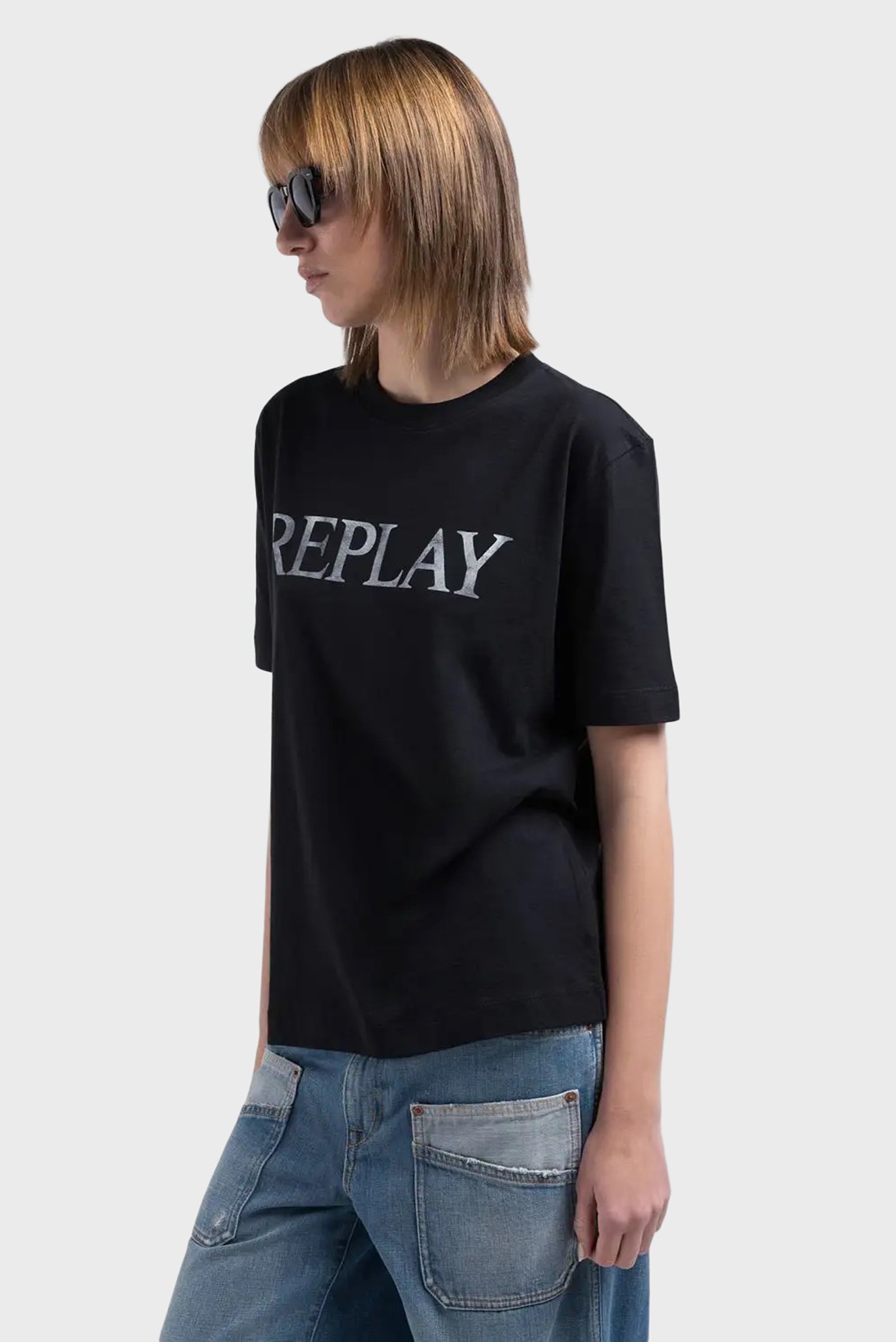 Женская черная футболка 5