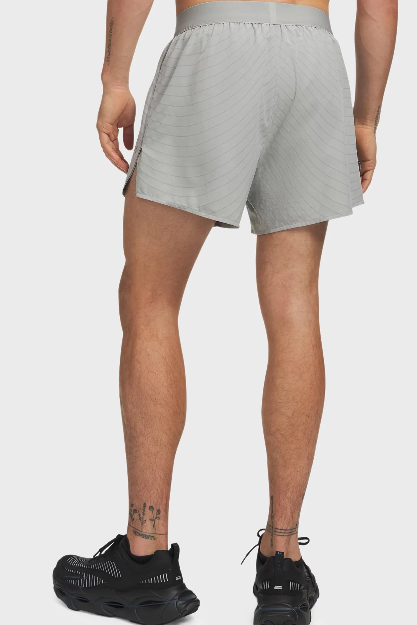 Шорты UA Halo Run Reflective Short-GRY 3