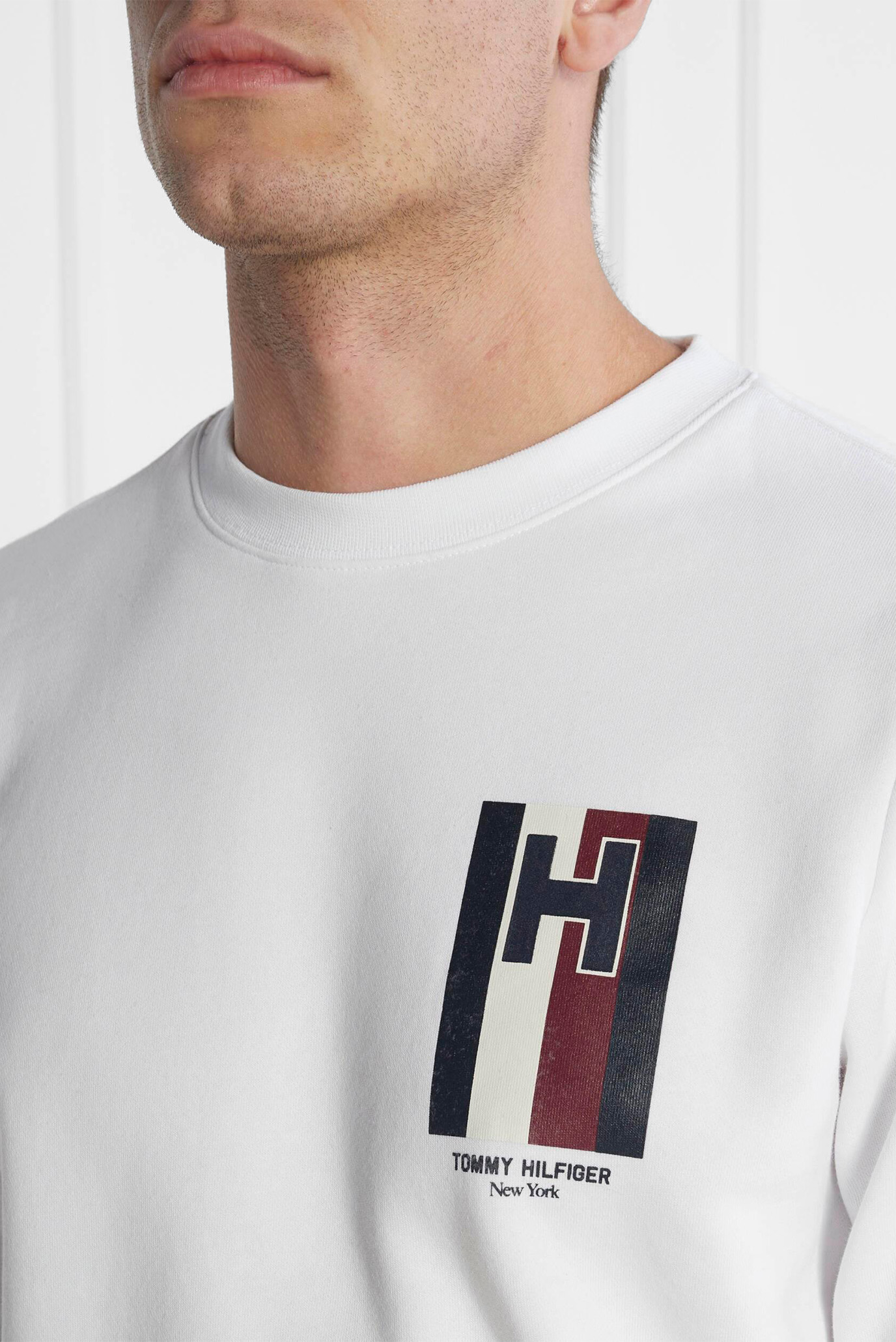 Свитшот H EMBLEM CREWNECK 3