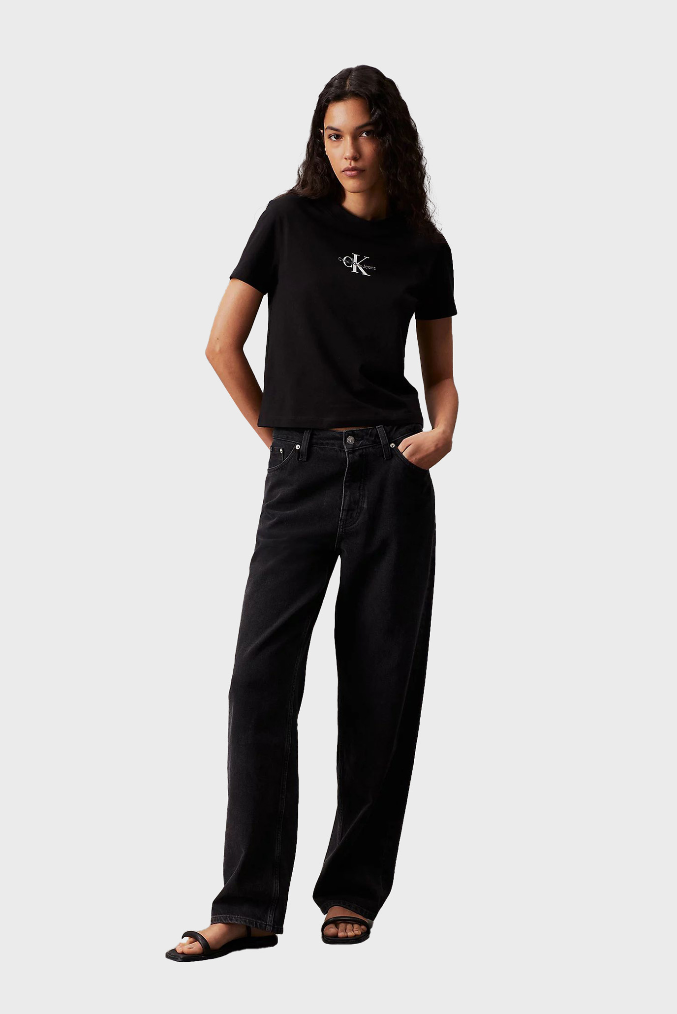 Женская черная футболка MONOLOGO BABY TEE 2