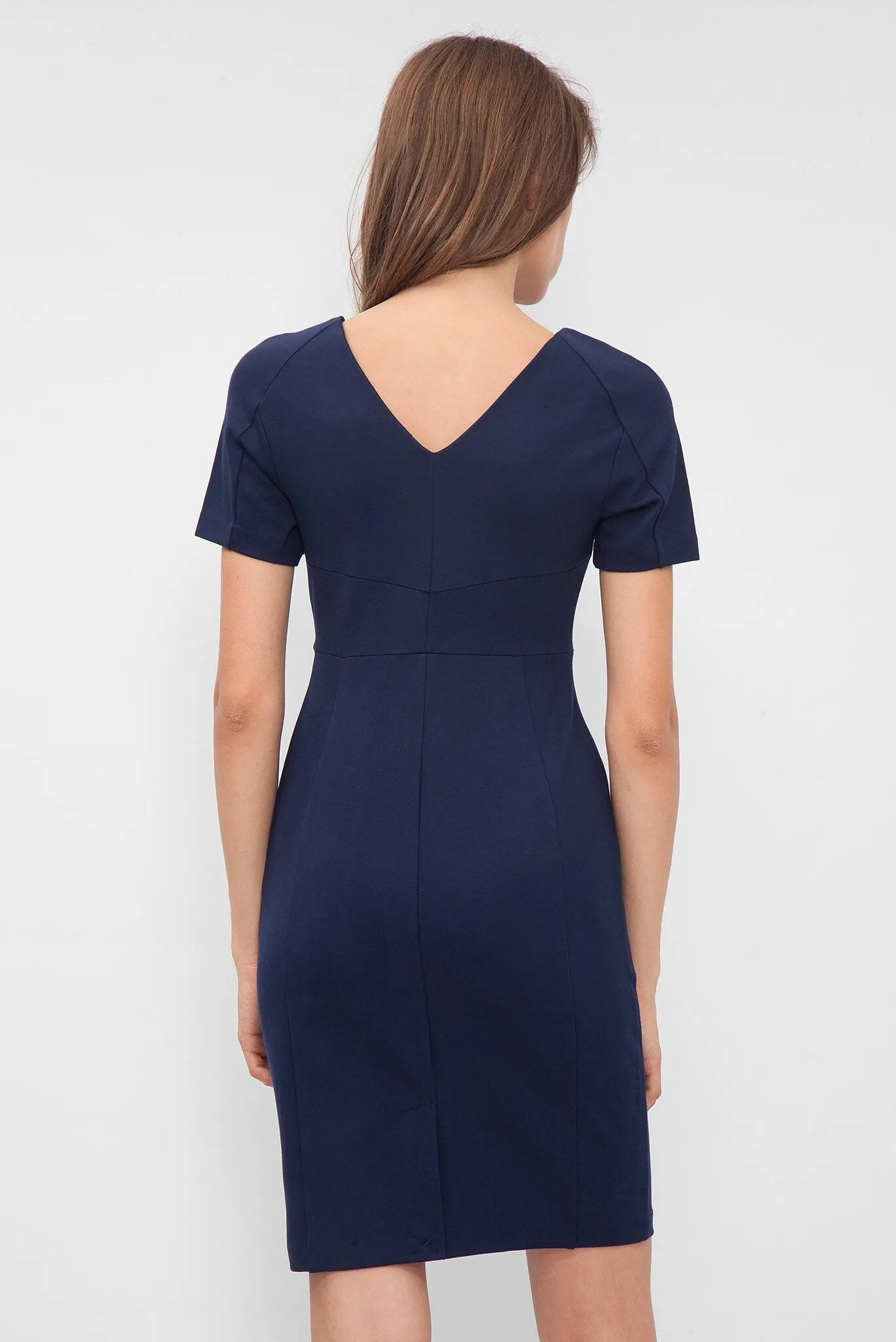 Женское темно-синее платье-футляр 3