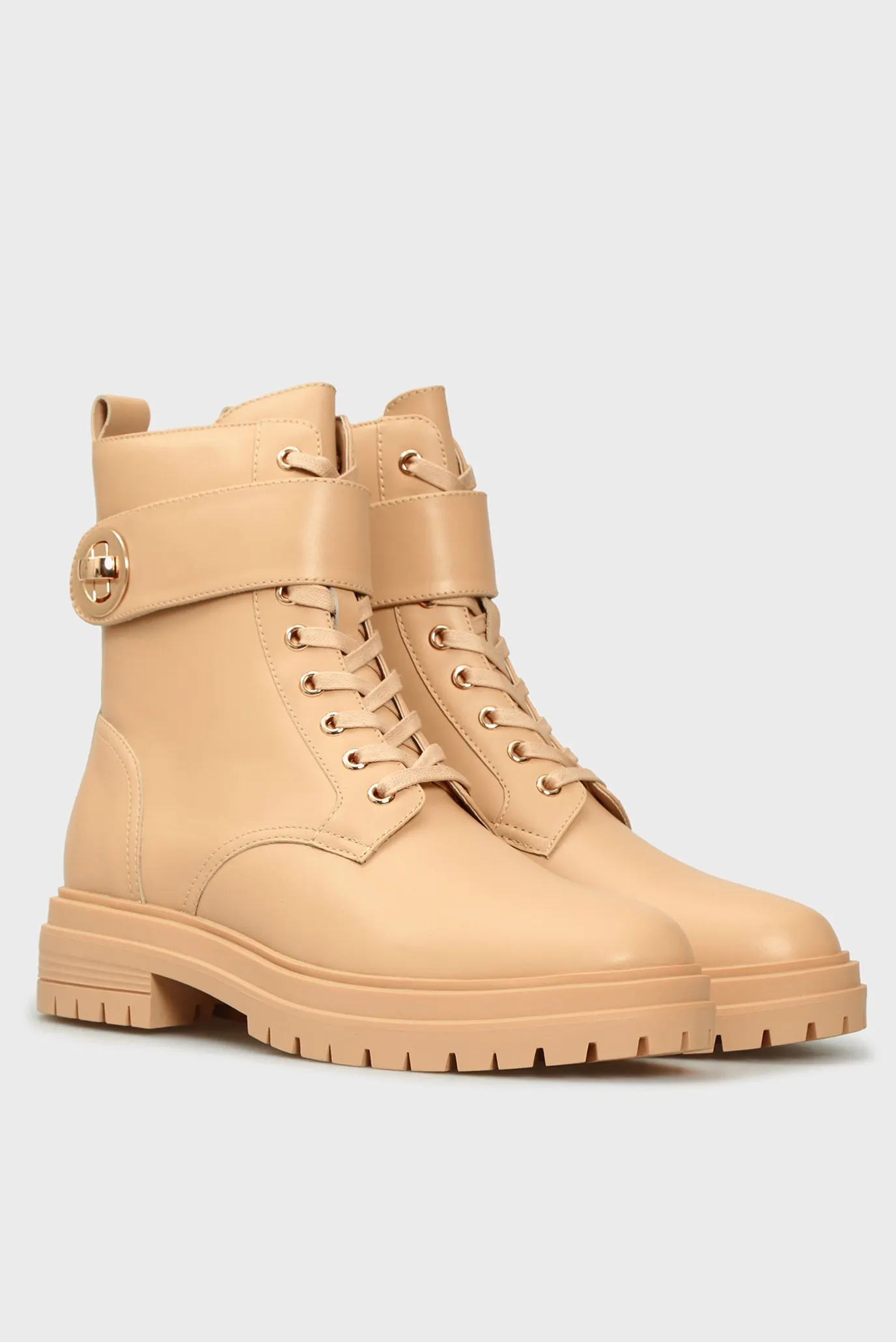 Женские бежевые кожаные ботинки Delaney 2