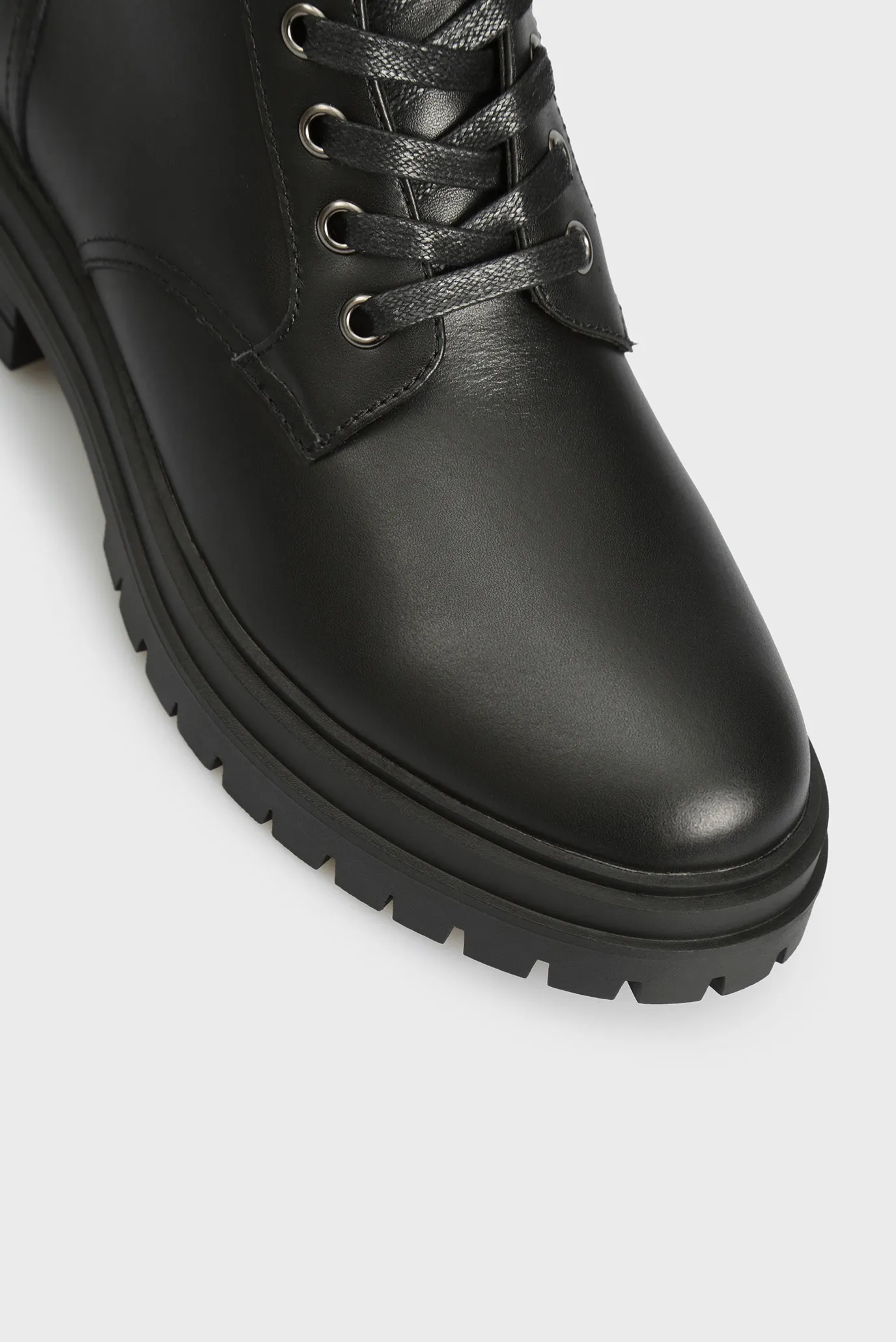 Женские черные кожаные ботинки Delaney 10