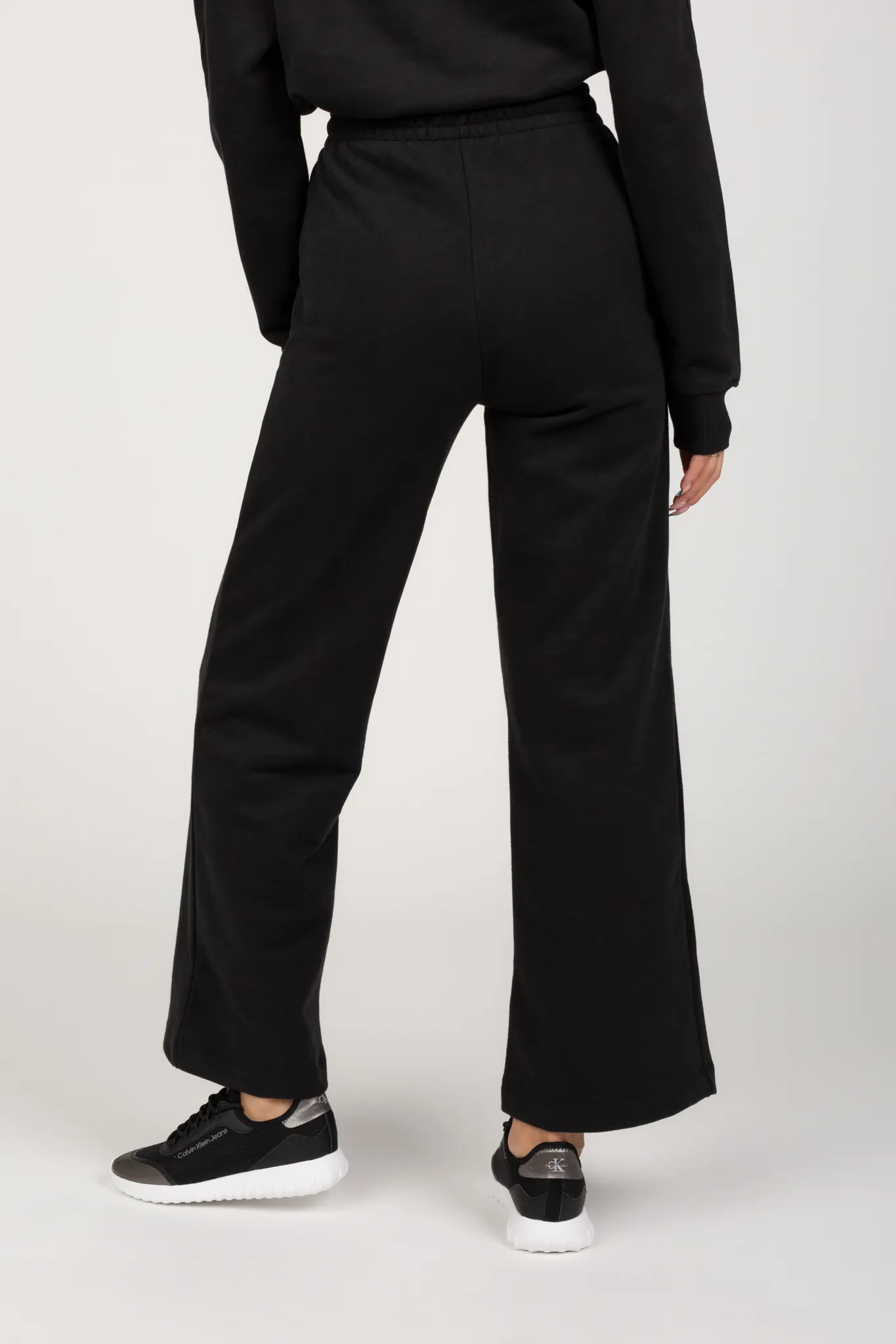 Женские черные спортивные брюки 2