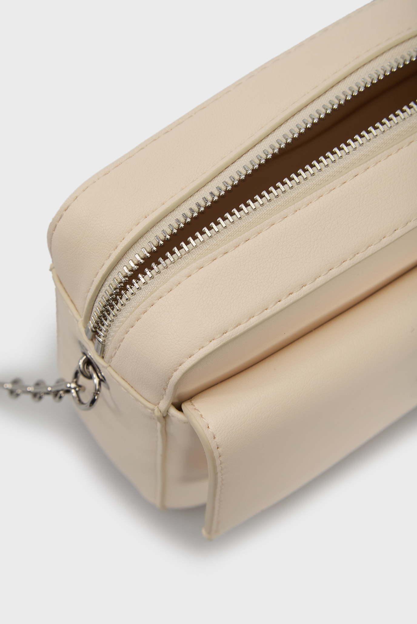 Женская белая сумка CK POCKET CAMERA BAG 5