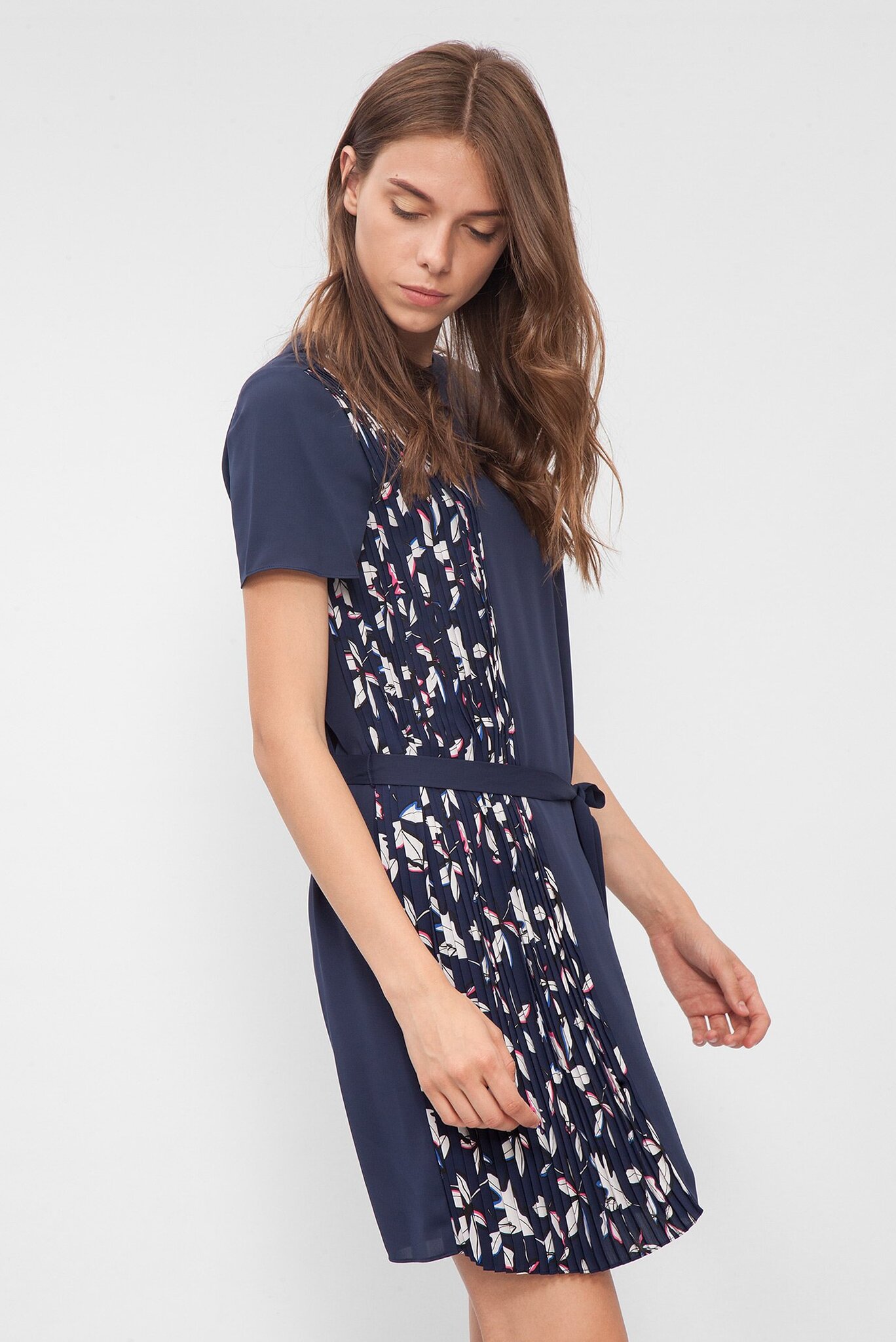 Женское темно-синее платье с принтом 2