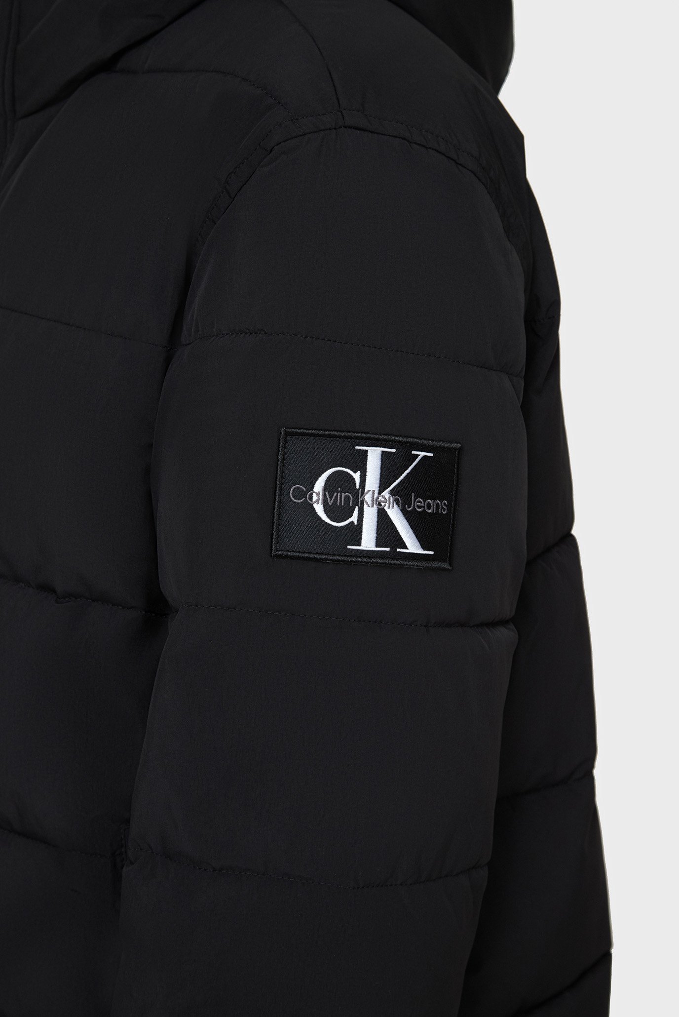 Мужская черная куртка ESSENTIAL LW PADDED JACKET 3