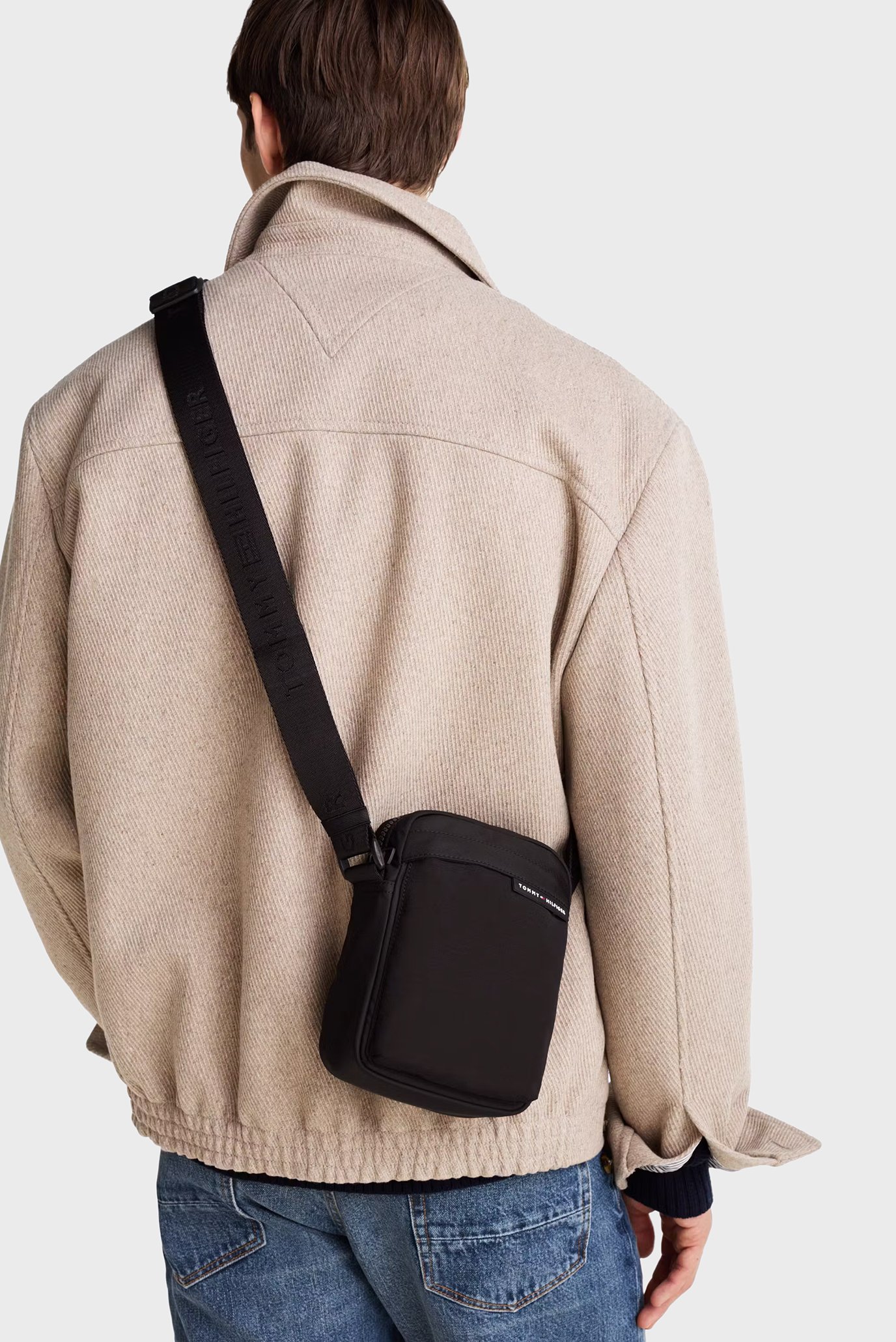 Мужская черная сумка TH ELEMENT REPREVE MINI REPORTER 2