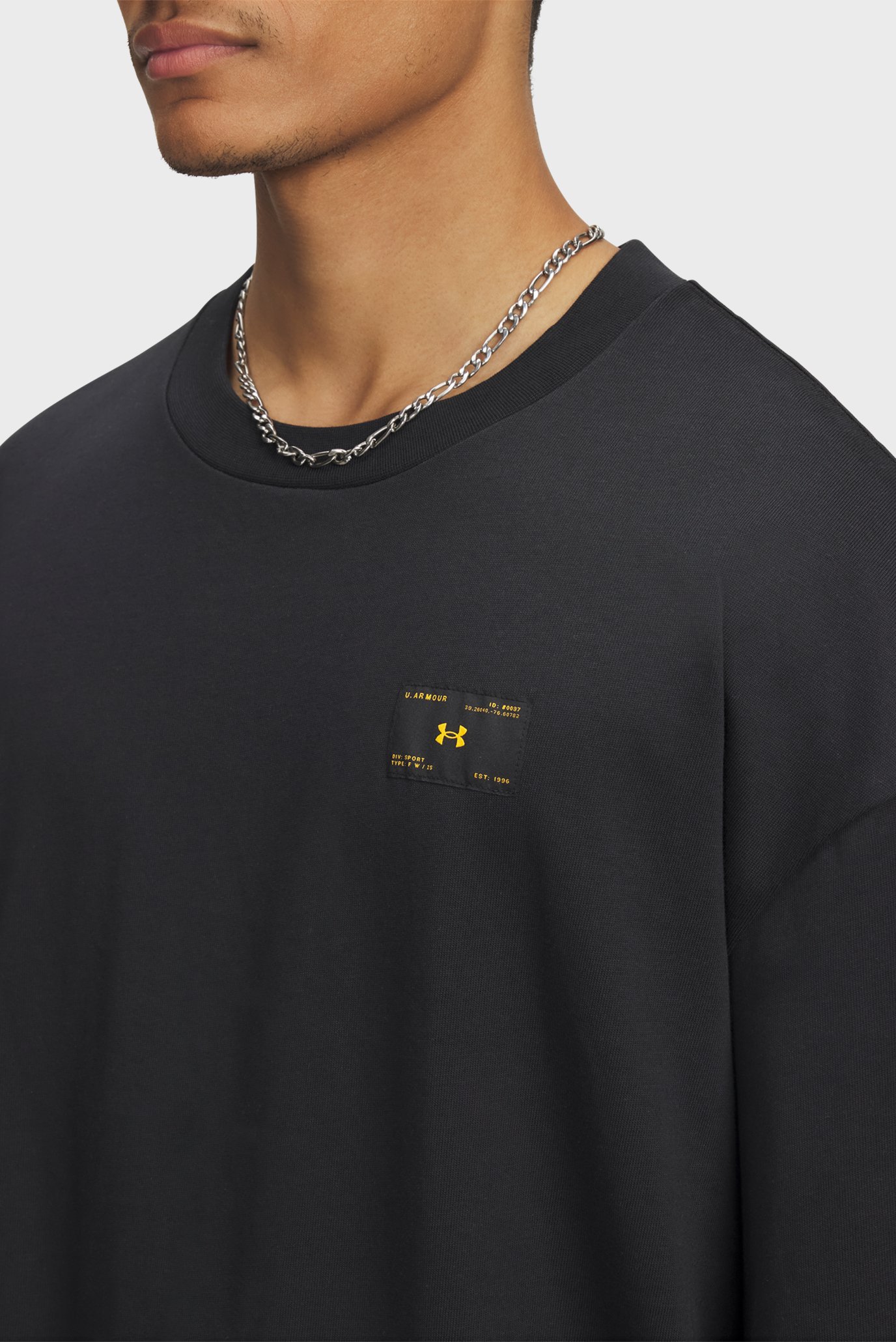 Футболка/UA HWT WOVEN LABEL SS 3