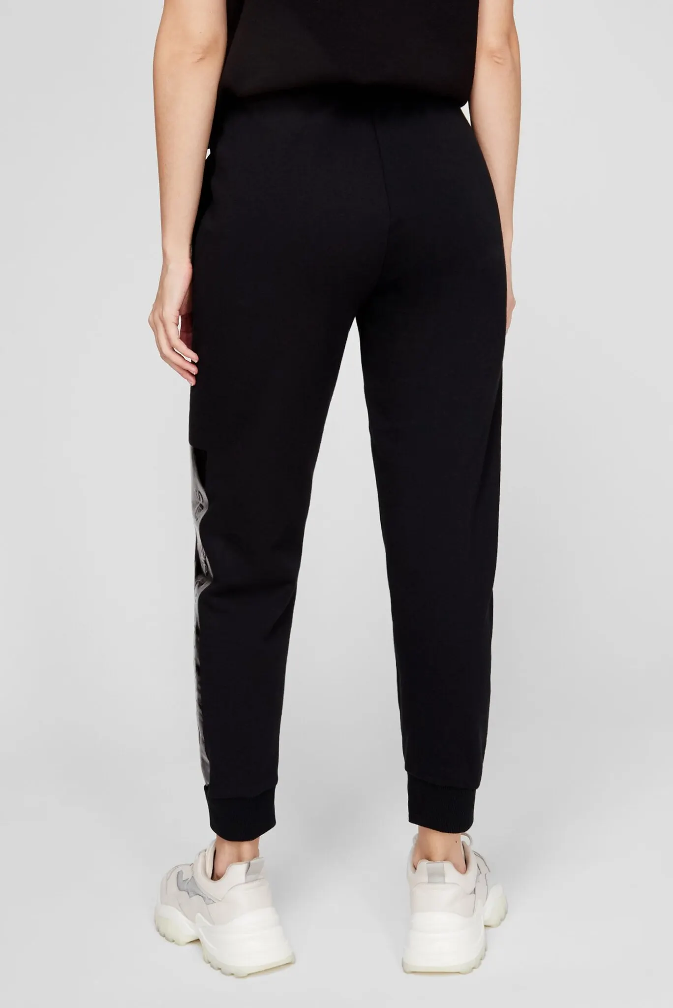 Женские черные спортивные брюки 4