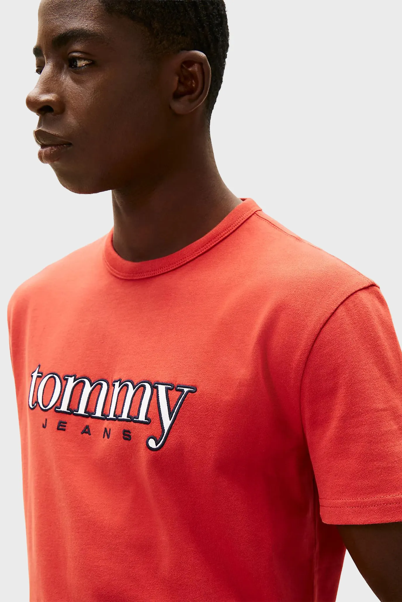 Футболка TJM REG APPLIQ GRAPHIC SS T EXT 3