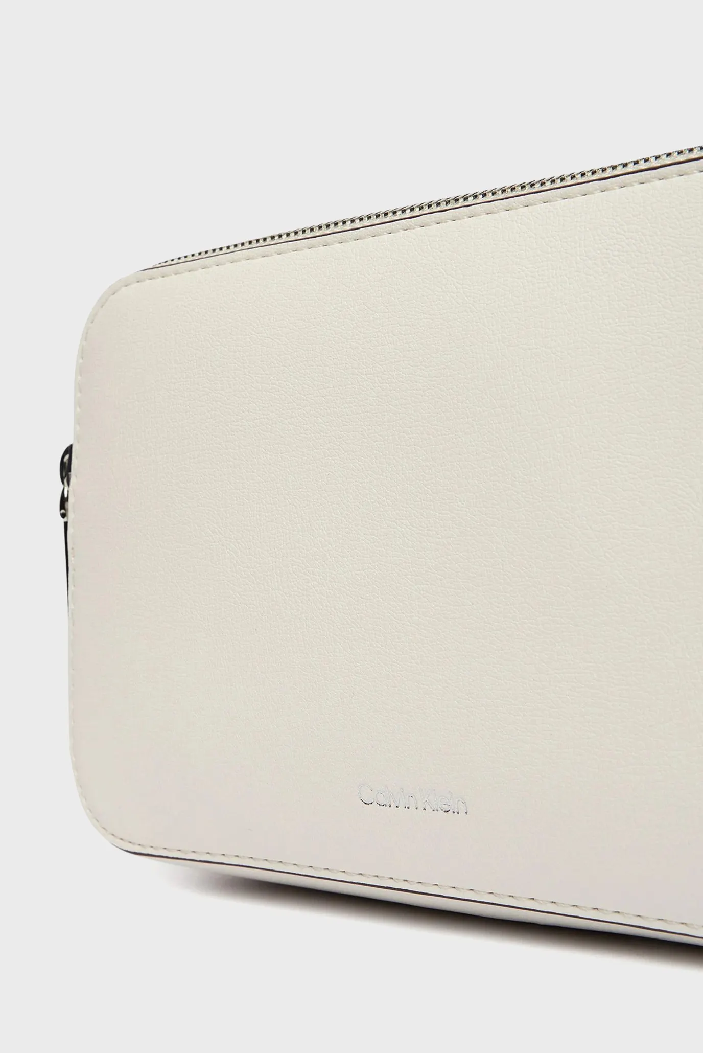 Сумка FOIL LOGO ELONGATED CAMERA BAG 5