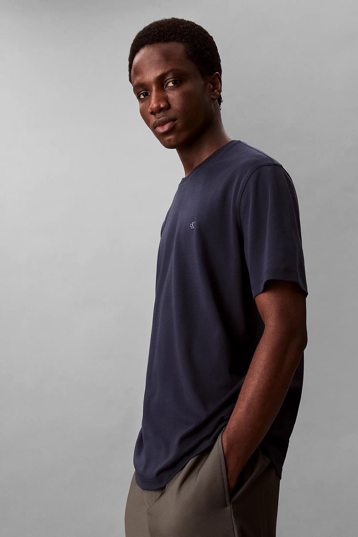 Футболка SS SUPIMA CHEST EMB CREWNECK TEECalvin Klein Футболка SS SUPIMA CHEST EMB CREWNECK TEE 2