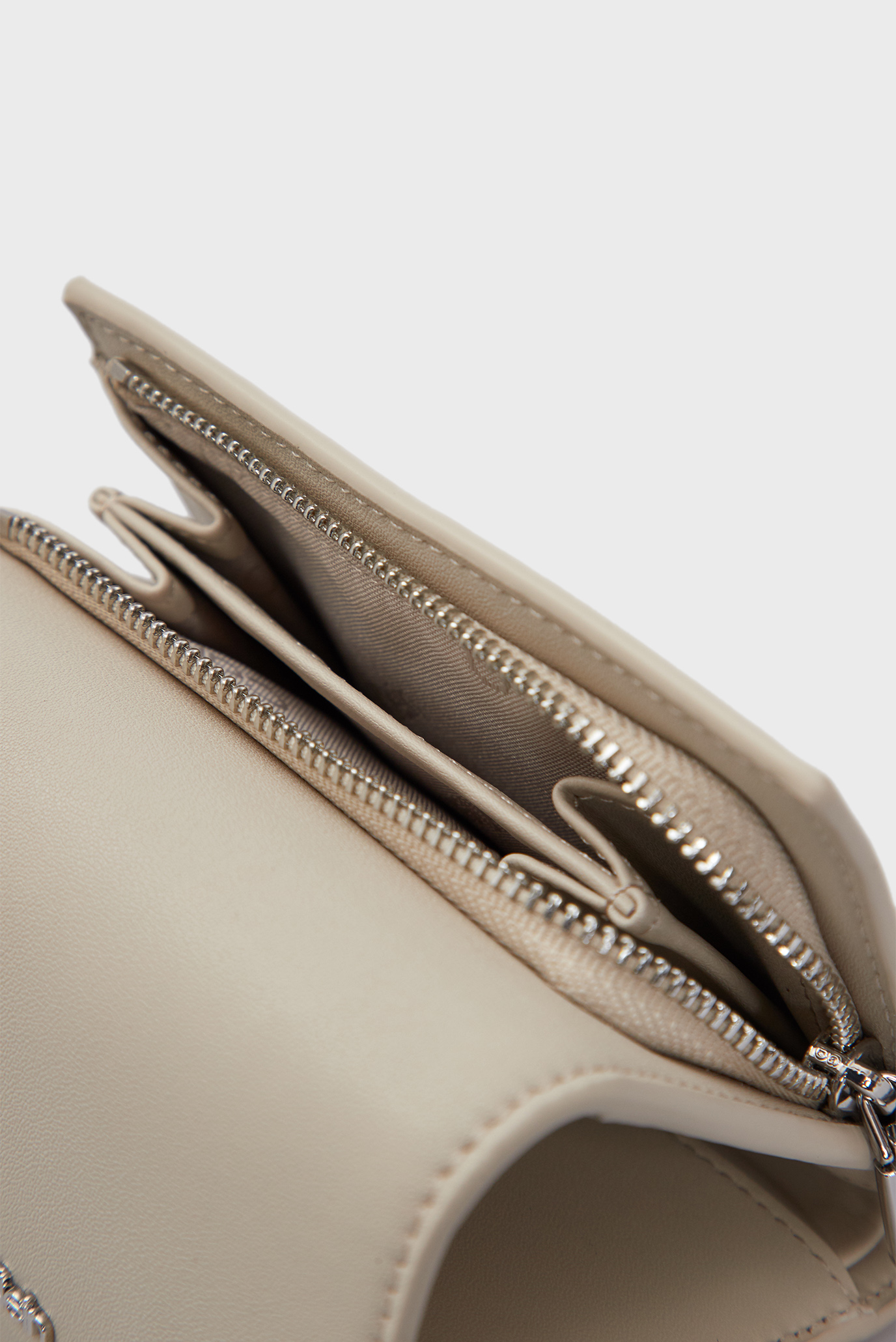 Кошелек CK MUST TRIFOLD SM MONO 9