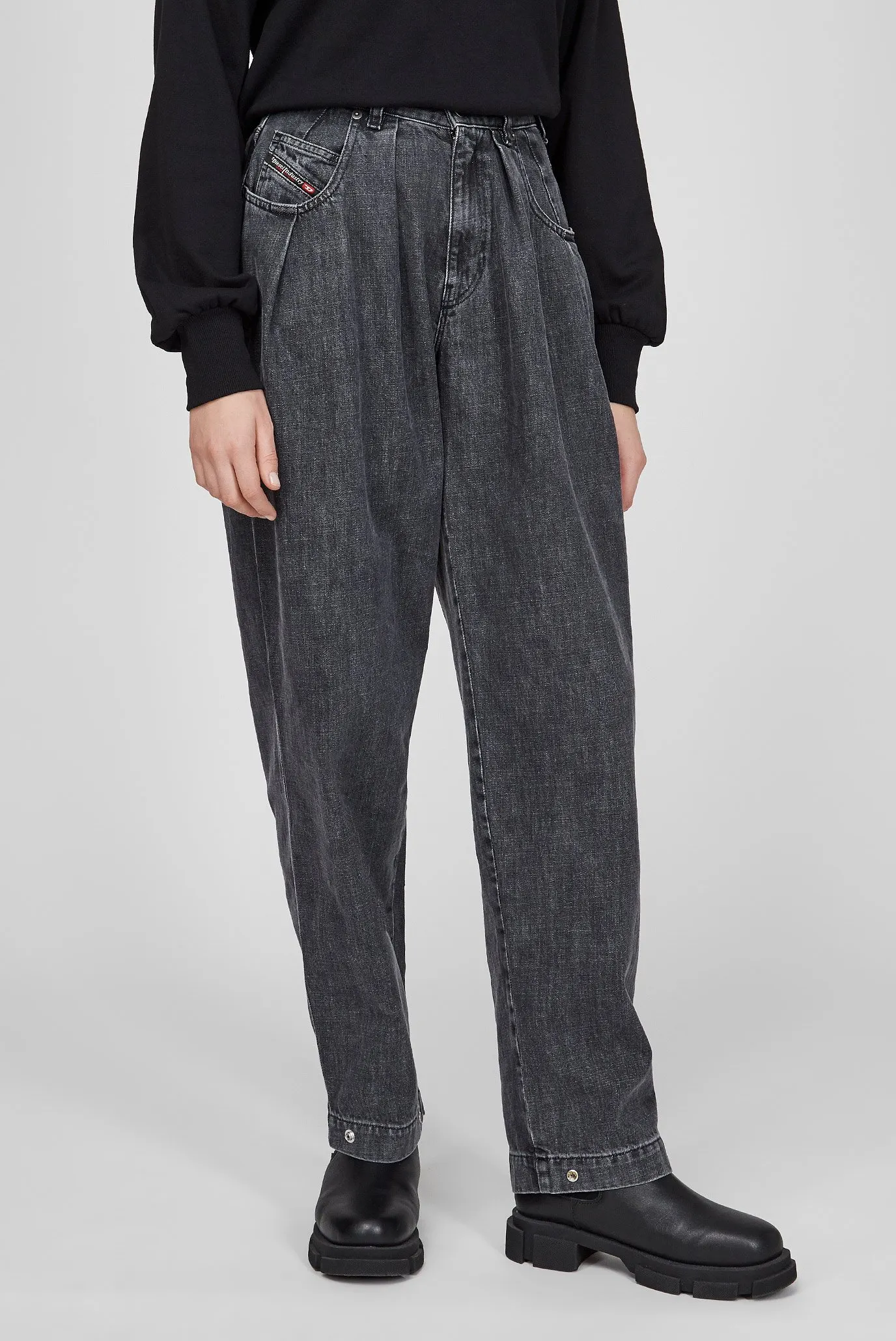 Женские серые джинсы D-CONCIAS 3