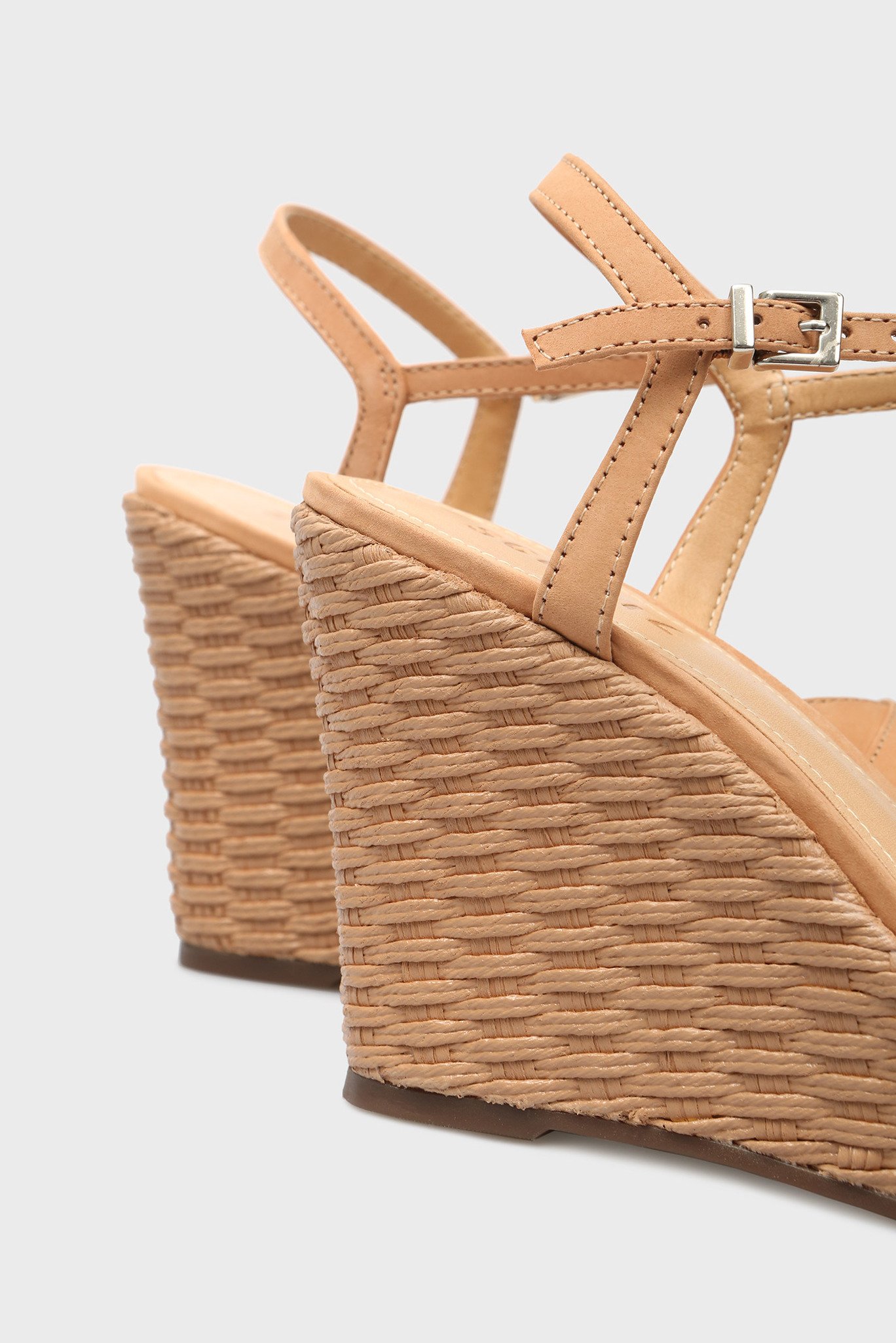 Женские бежевые кожаные босоножки 5