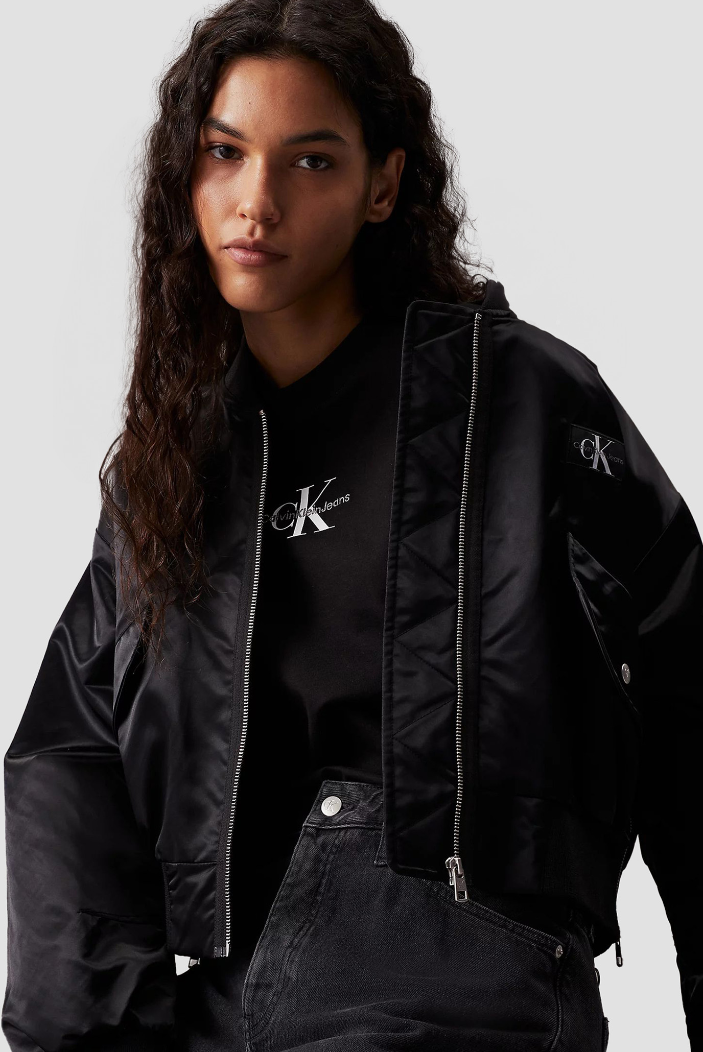 Женская черная футболка MONOLOGO BABY TEE 4