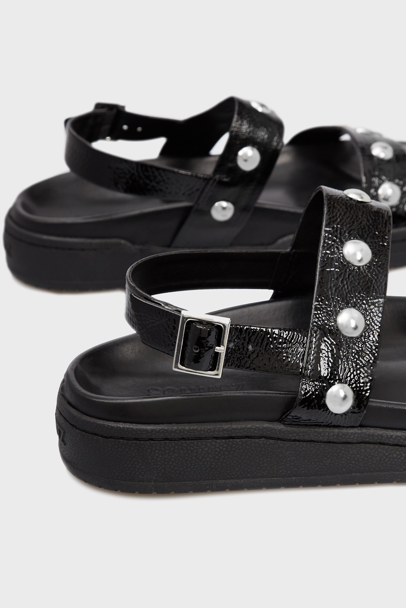 Женские черные кожаные сандалии 10