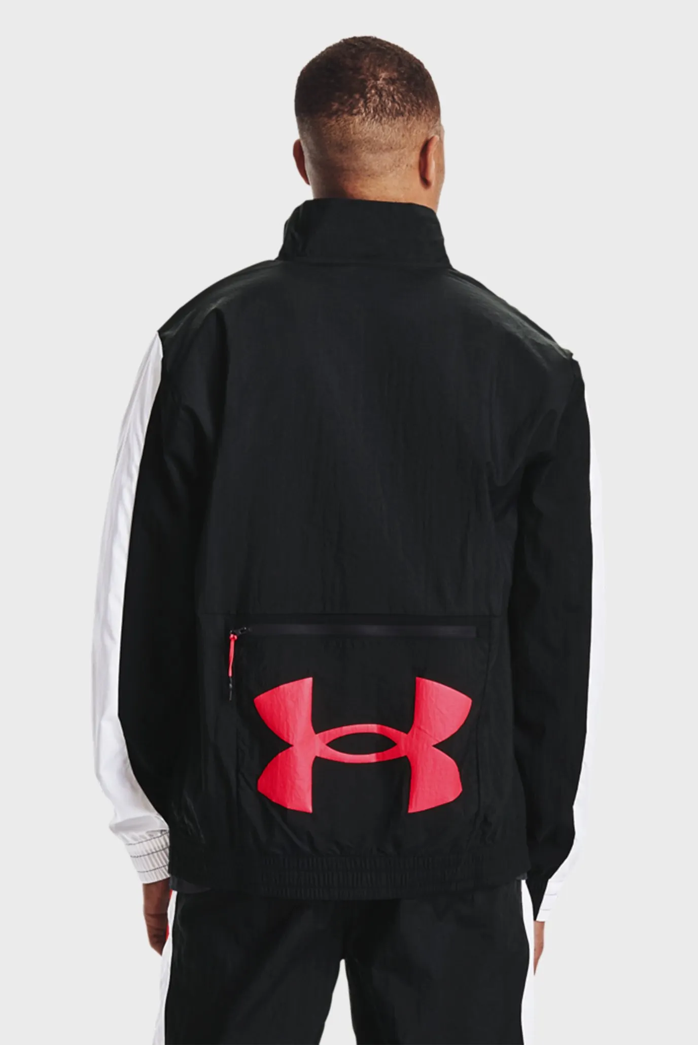 Мужская черная ветровка UA WOVEN TRACK JACKET 3