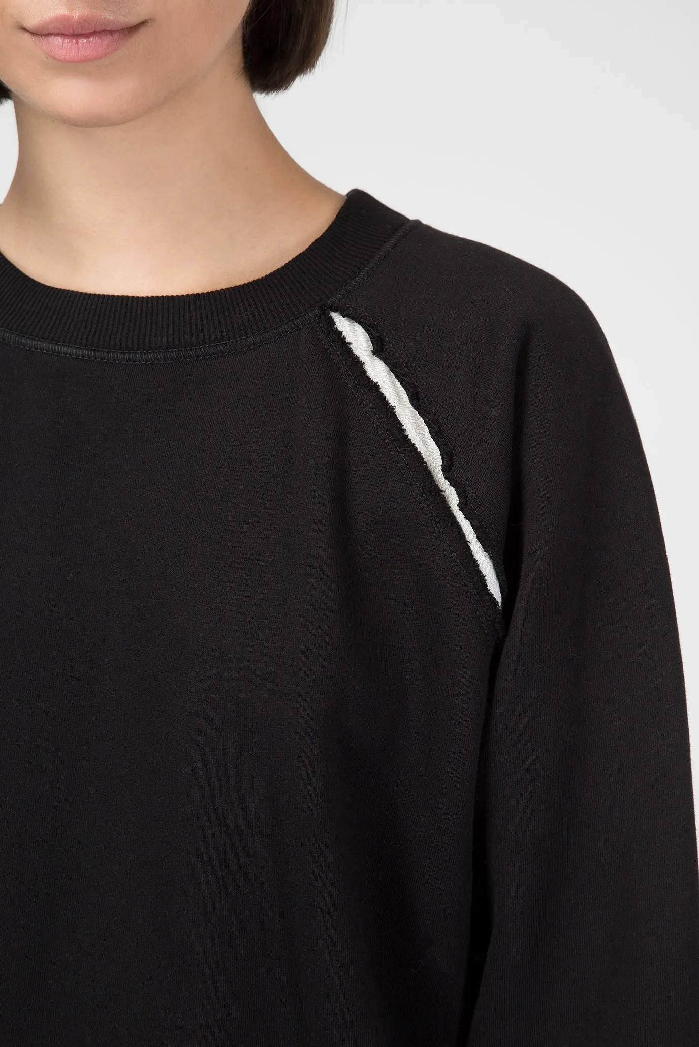 Женский черный свитшот 4