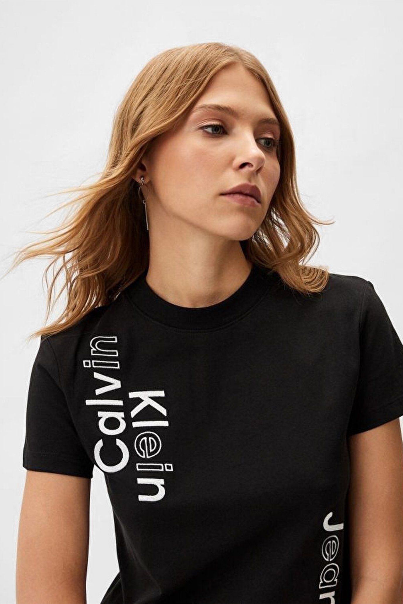 Футболка MULTI PLACEMENT LOGO BABY TEECalvin Klein Jeans Футболка MULTI PLACEMENT LOGO BABY TEE 4