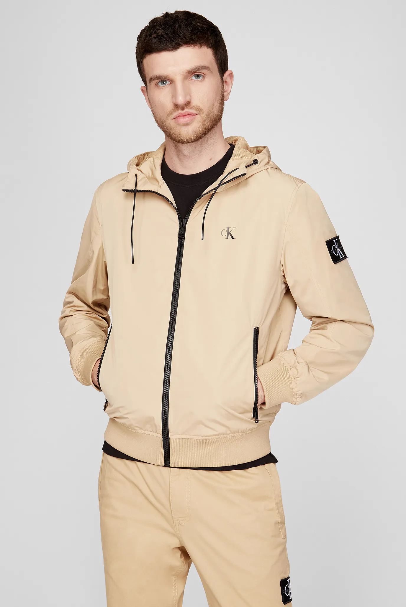 Мужская бежевая ветровка 4