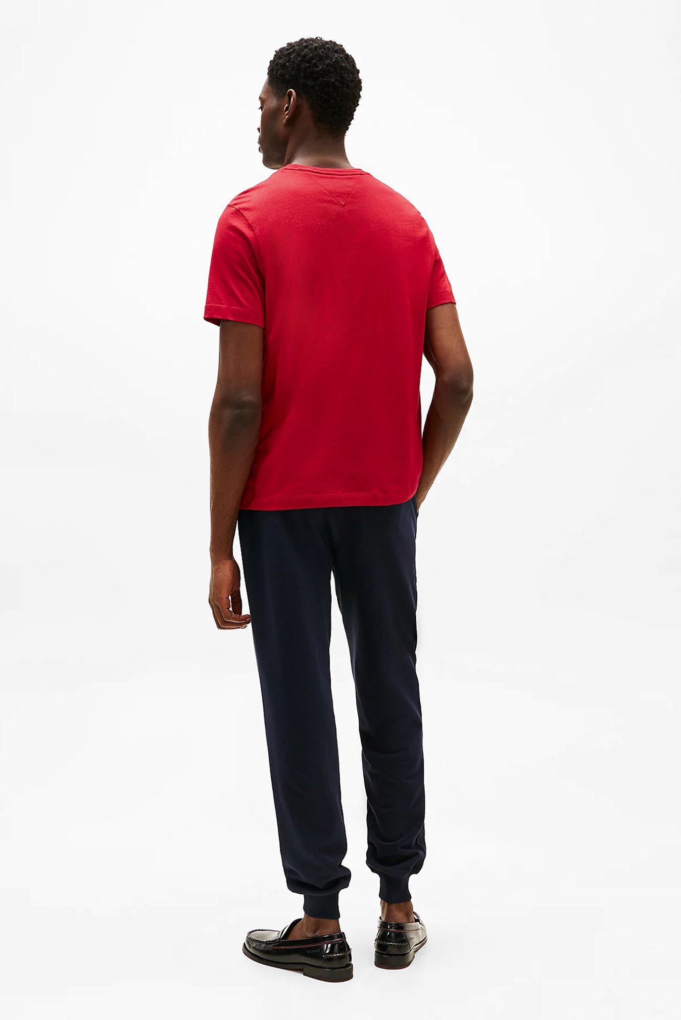 Футболка ESS SEASONAL REG FIT SOLID TEETommy Hilfiger Футболка ESS SEASONAL REG FIT SOLID TEE 4
