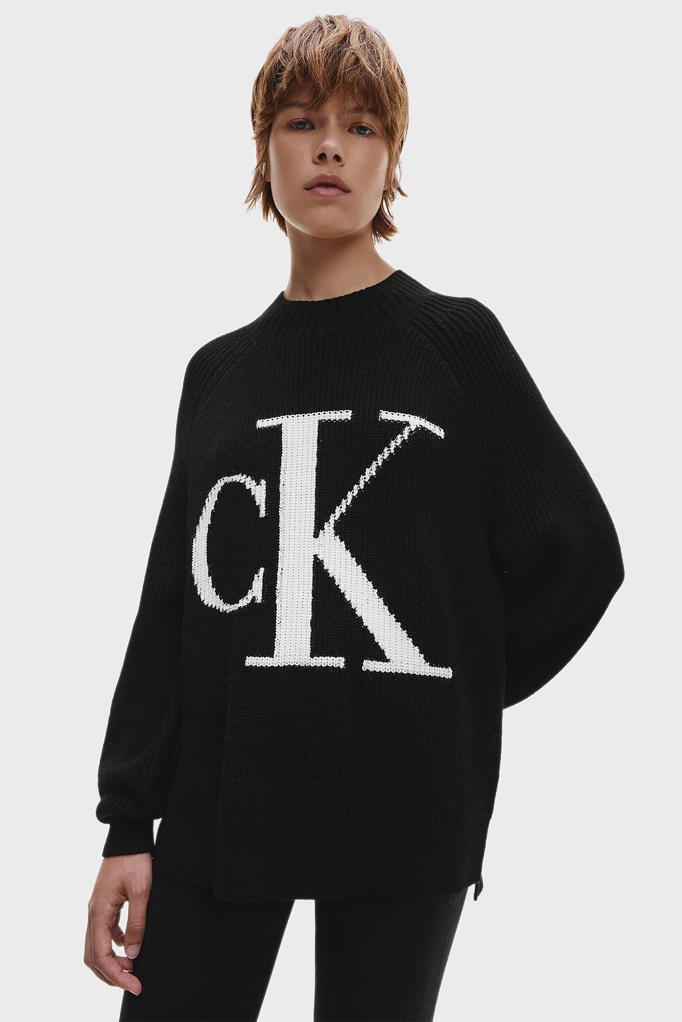 Женский черный свитер CK RAGLAN 1