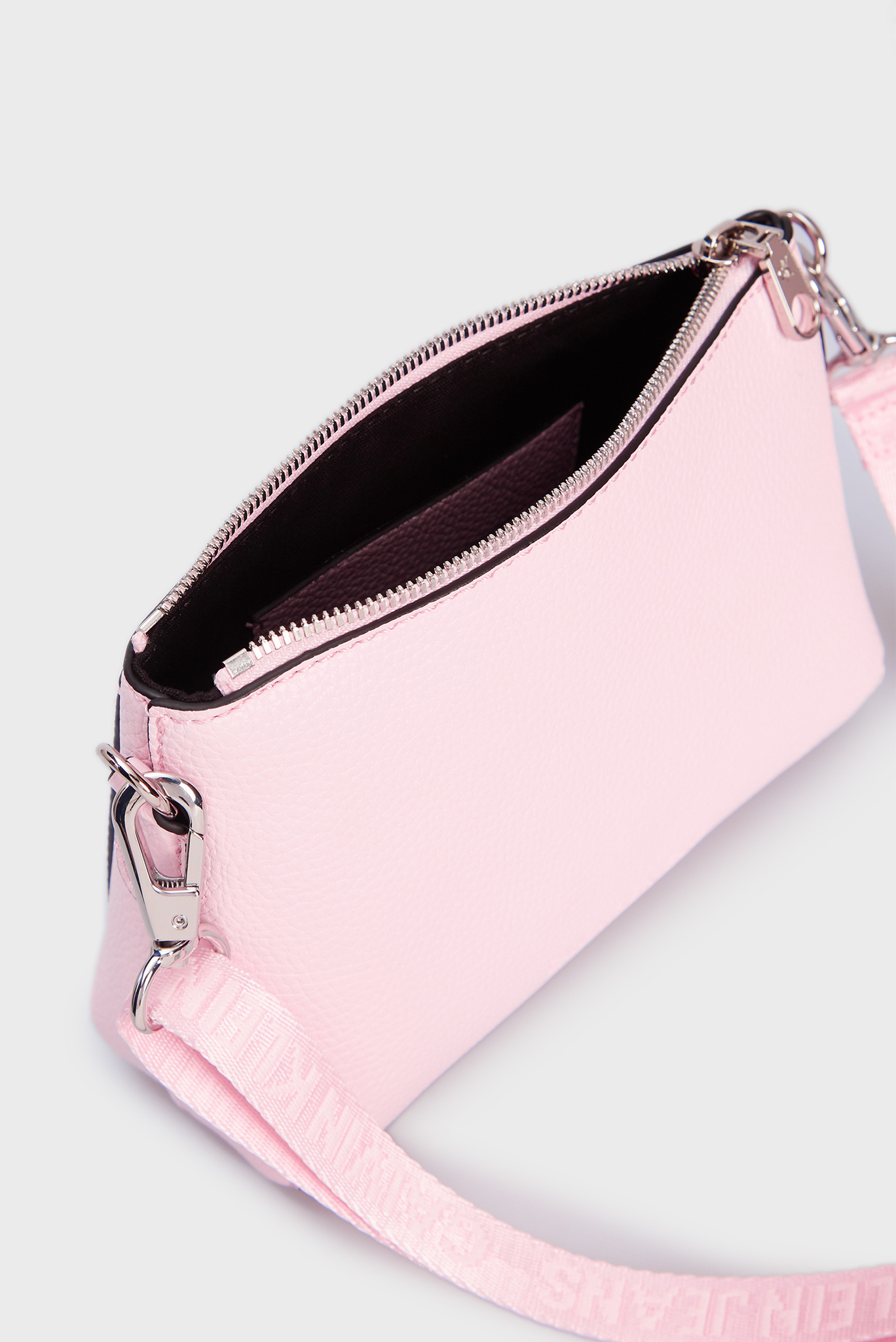 Женская розовая сумка CAMERA POUCH 4