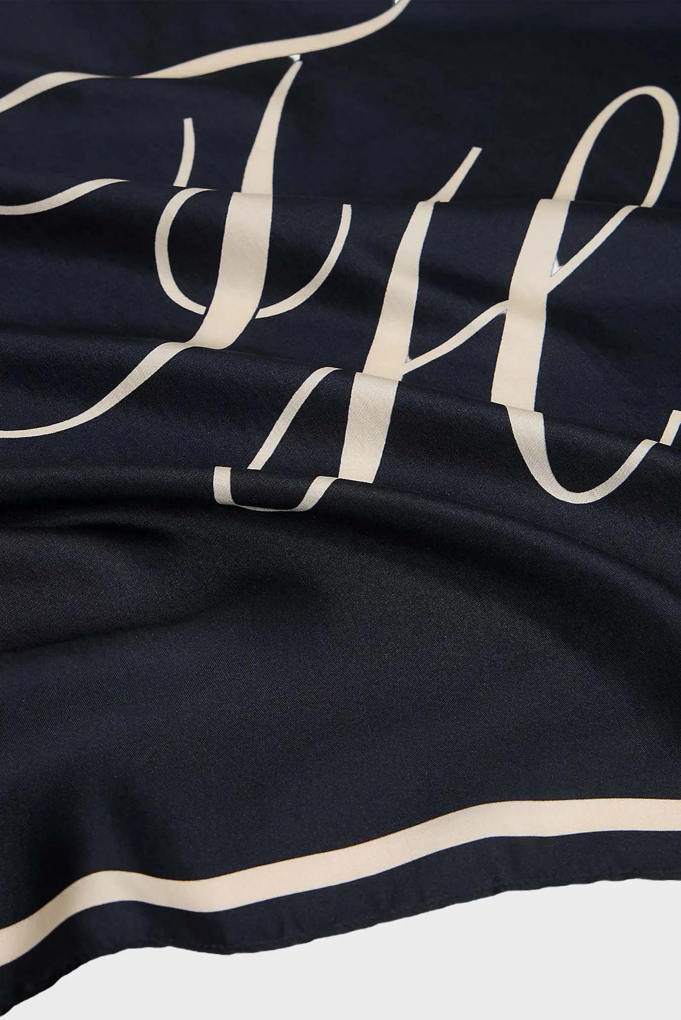 Шарф TOMMY SCRIPT SILK SCARF 4
