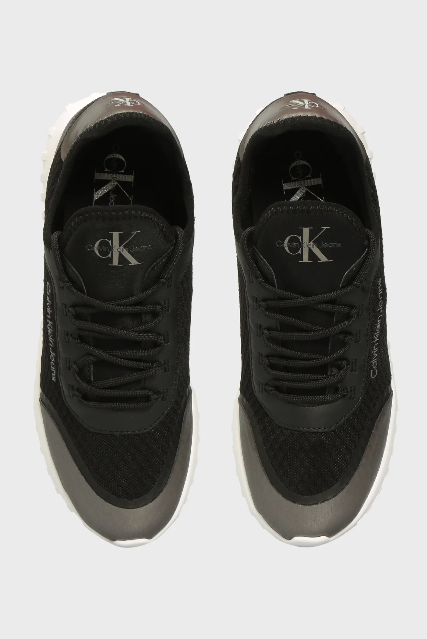 Женские черные кроссовки 5