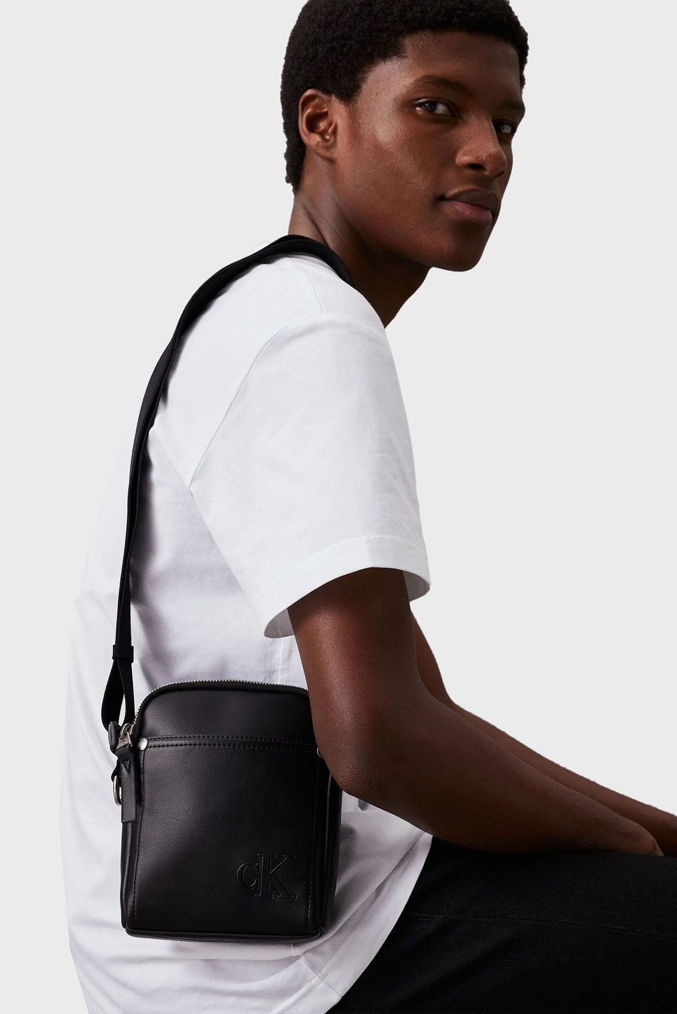 Мужская черная сумка TAGGED REPORTER17 2