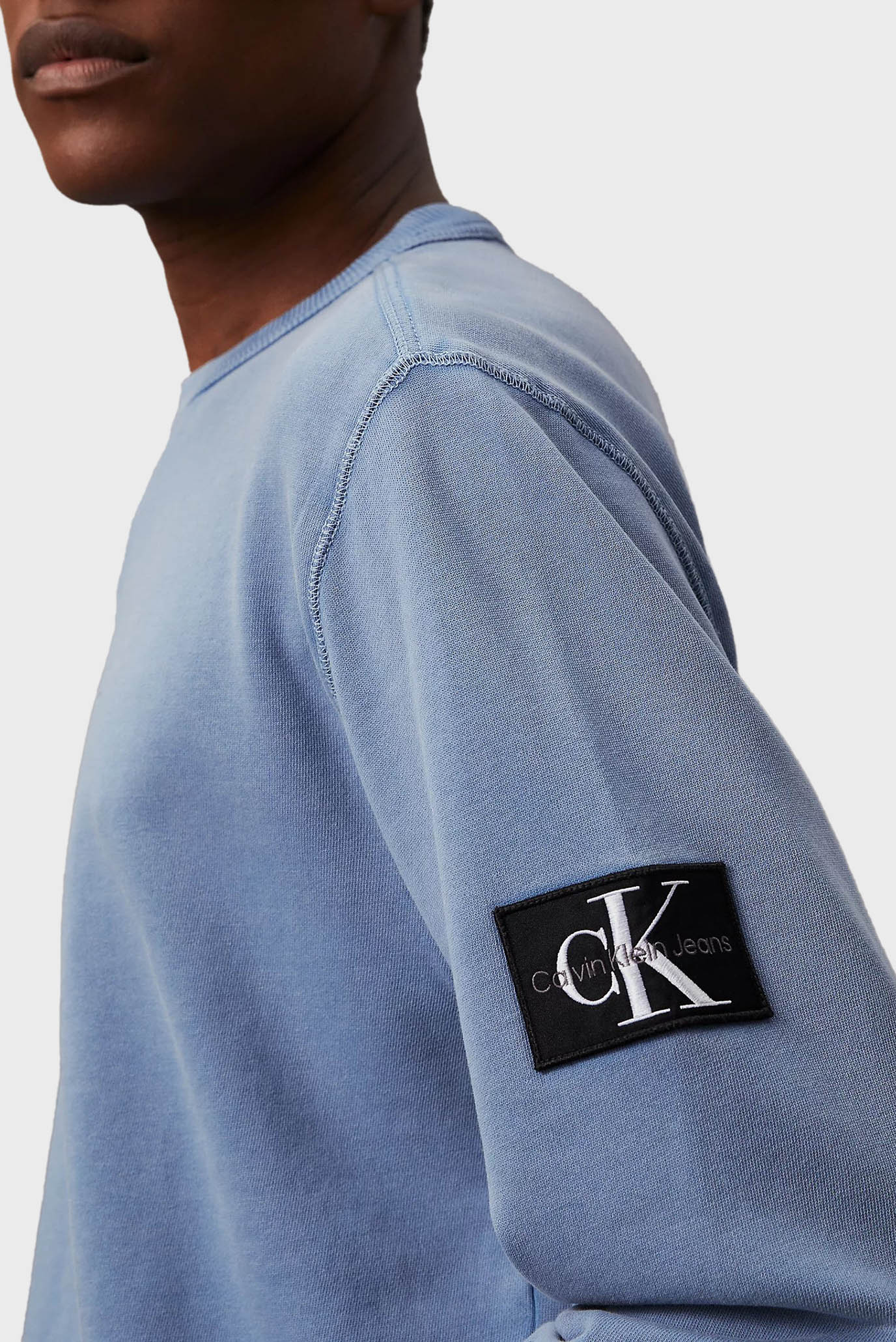 Мужской голубой свитшот WASHED BADGE CREW NECK 4