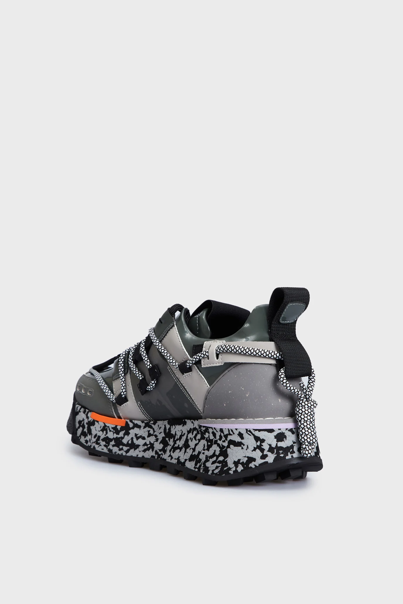 Женские серые кожаные кроссовки Juka 3