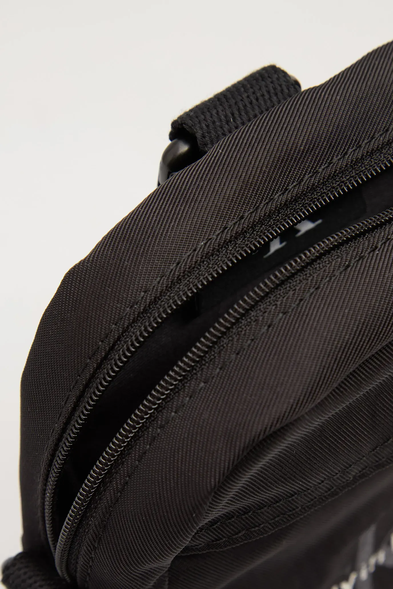 Сумка/BOLD LOGO NYLON SLIM REPORTER 5