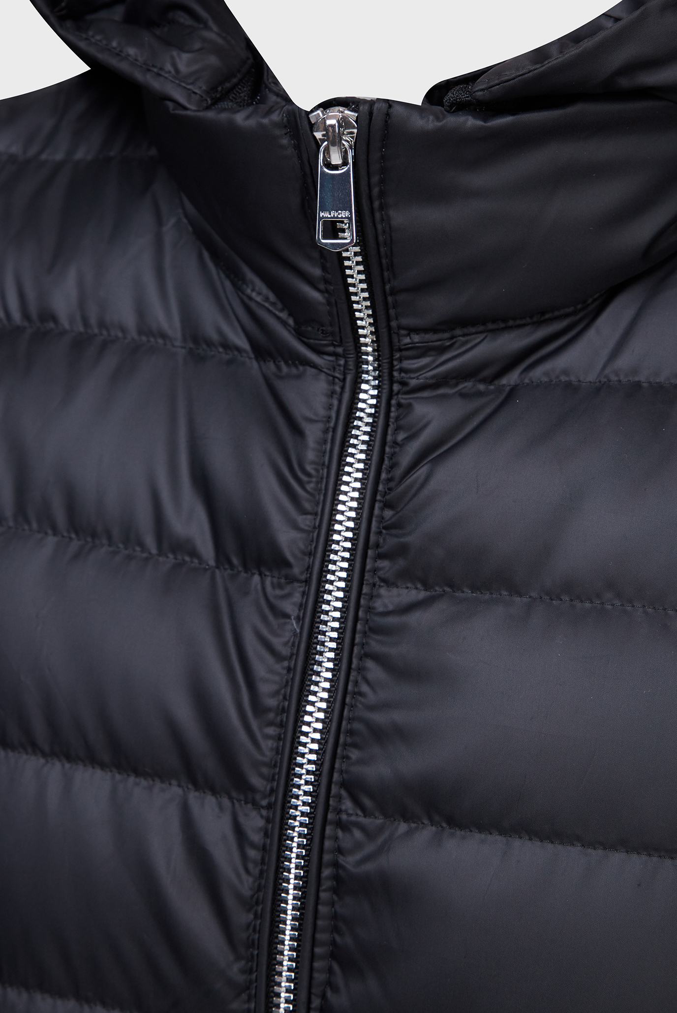 Женский черный пуховик FEMININE LW DOWN 12