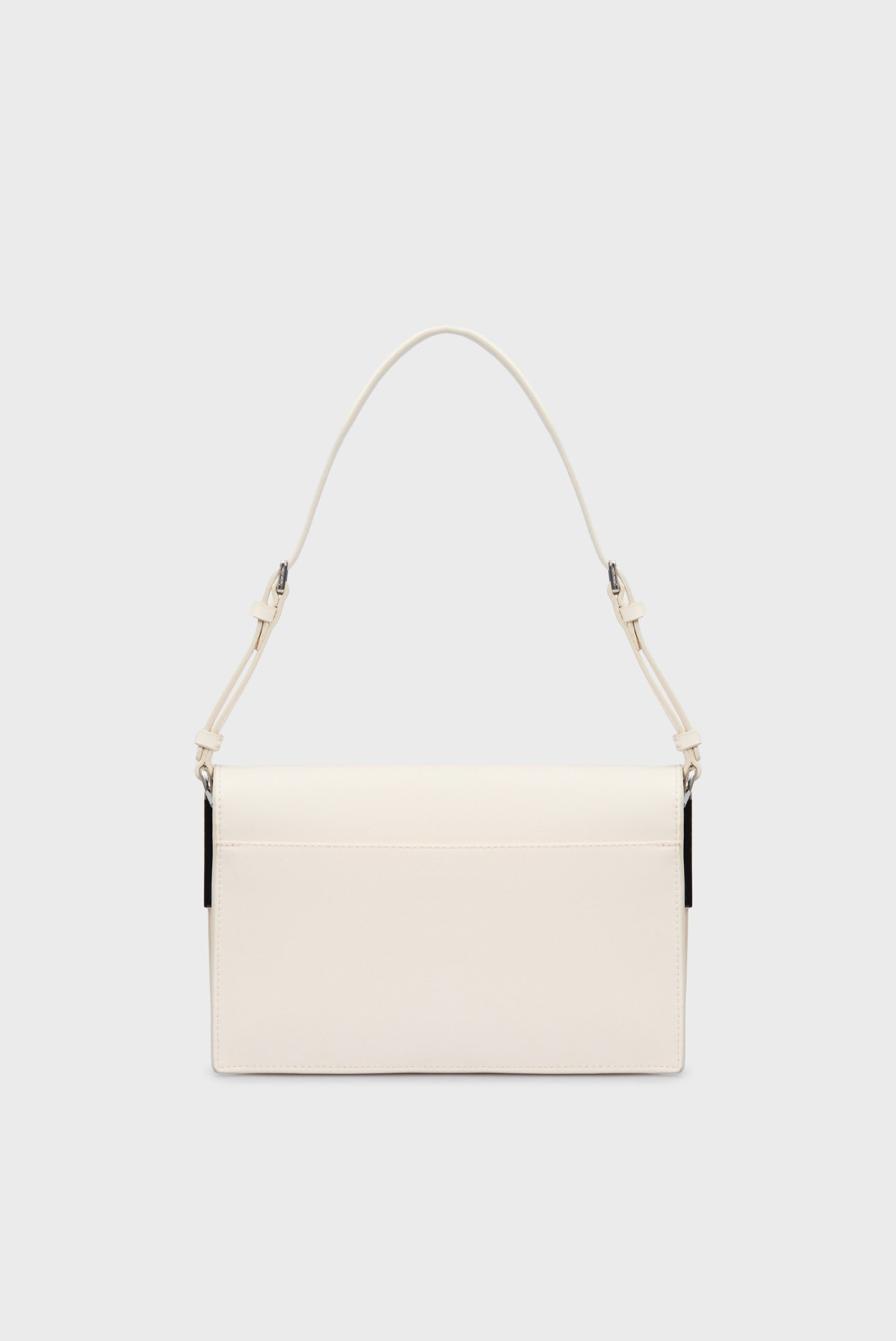 Женская белая сумка CK ELONGATED SHOULDER BAGCalvin Klein Женская белая сумка CK ELONGATED SHOULDER BAG 4