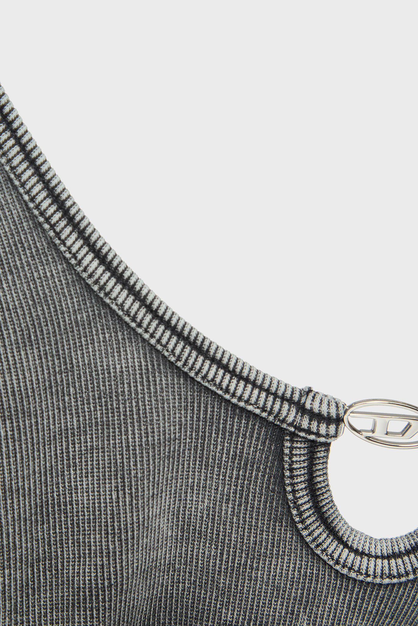 Топ UFSB-OVAL-D-RIB-BRALETTE REGGISENO 4