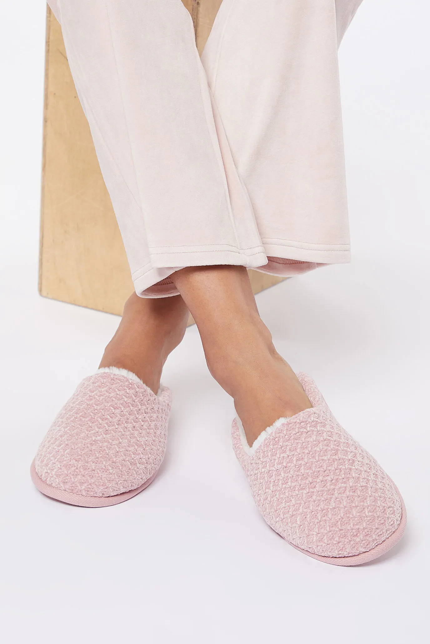 Тапки домашние MANNA - MULES 4