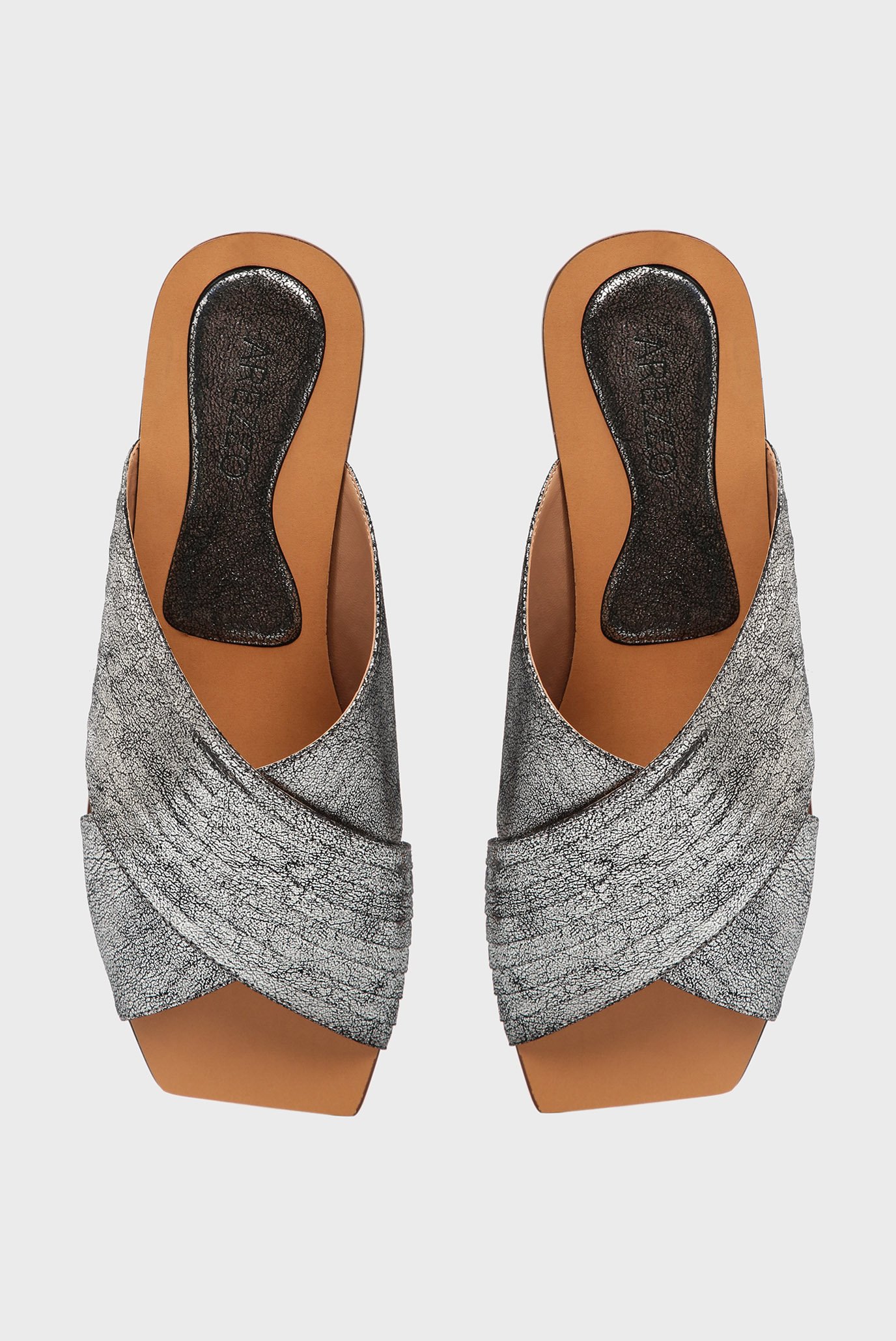 Женские серебристые слайдеры 9