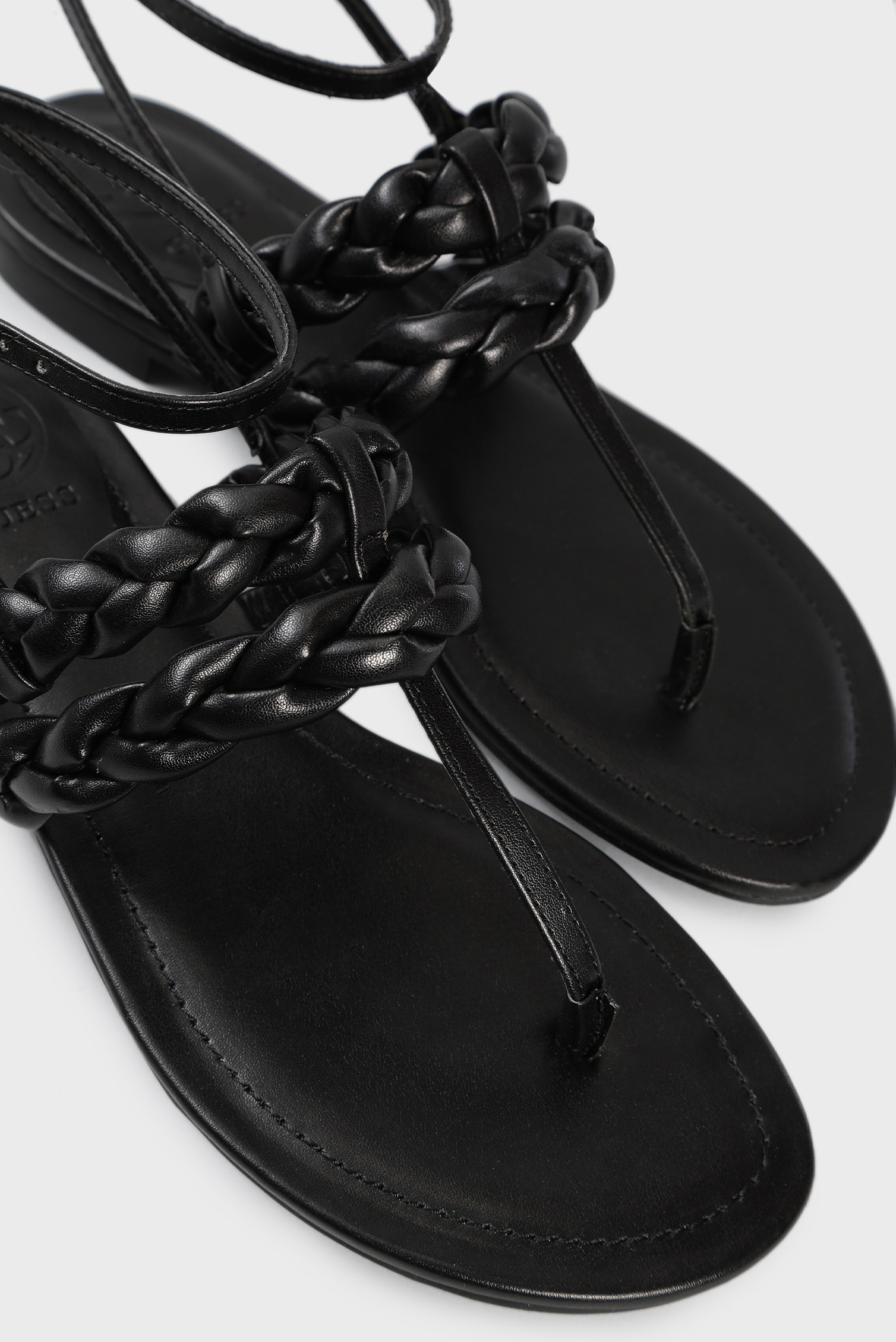 Женские черные сандалии 10