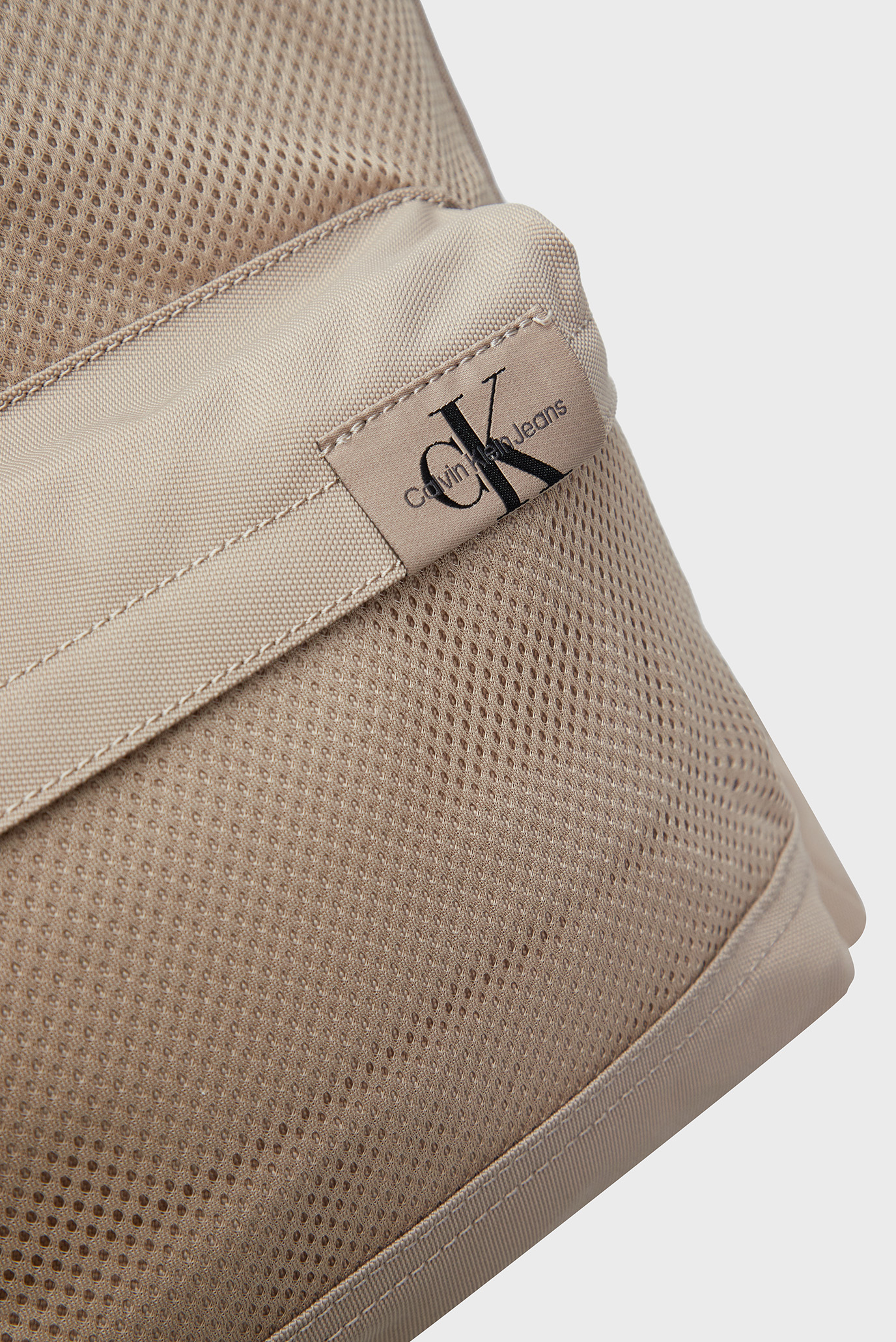 Мужской бежевый рюкзак SPORT ESSENTIALS CAMPUS BP43 MECalvin Klein Jeans Мужской бежевый рюкзак SPORT ESSENTIALS CAMPUS BP43 ME 2