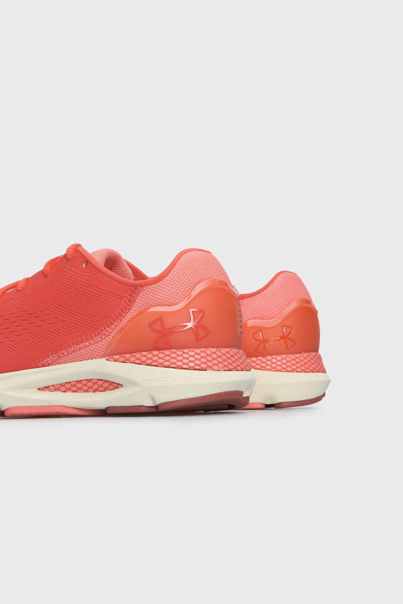 Женские красные кроссовки UA W HOVR Sonic 6 2