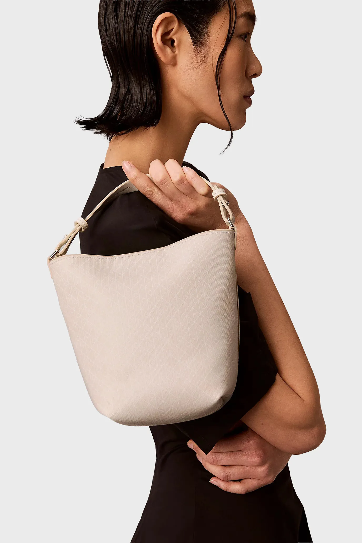 Сумка EMBLEM AOP SM BUCKET CROSSBODY 2