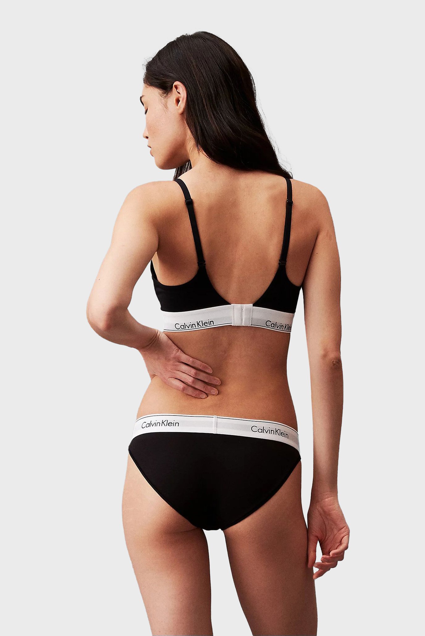 Женский черный бюстгальтер PLUNGE PUSH UPCalvin Klein Женский черный бюстгальтер PLUNGE PUSH UP 2