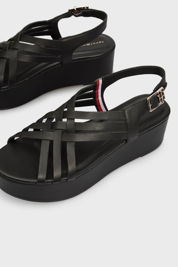 Женские черные кожаные босоножки FEMININE LEATHER FLATFORM