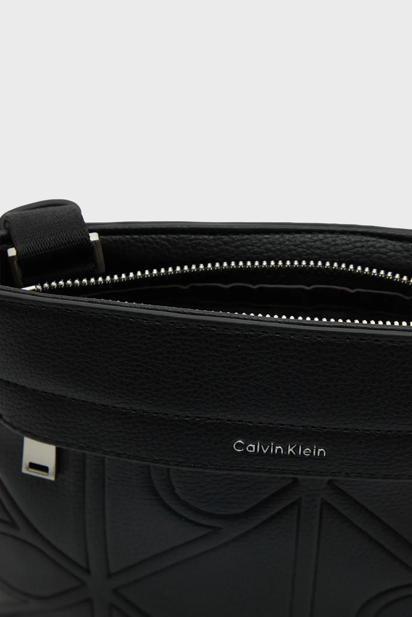 Сумка EMBLEM EMBOSS SLIM FLATPACK 5