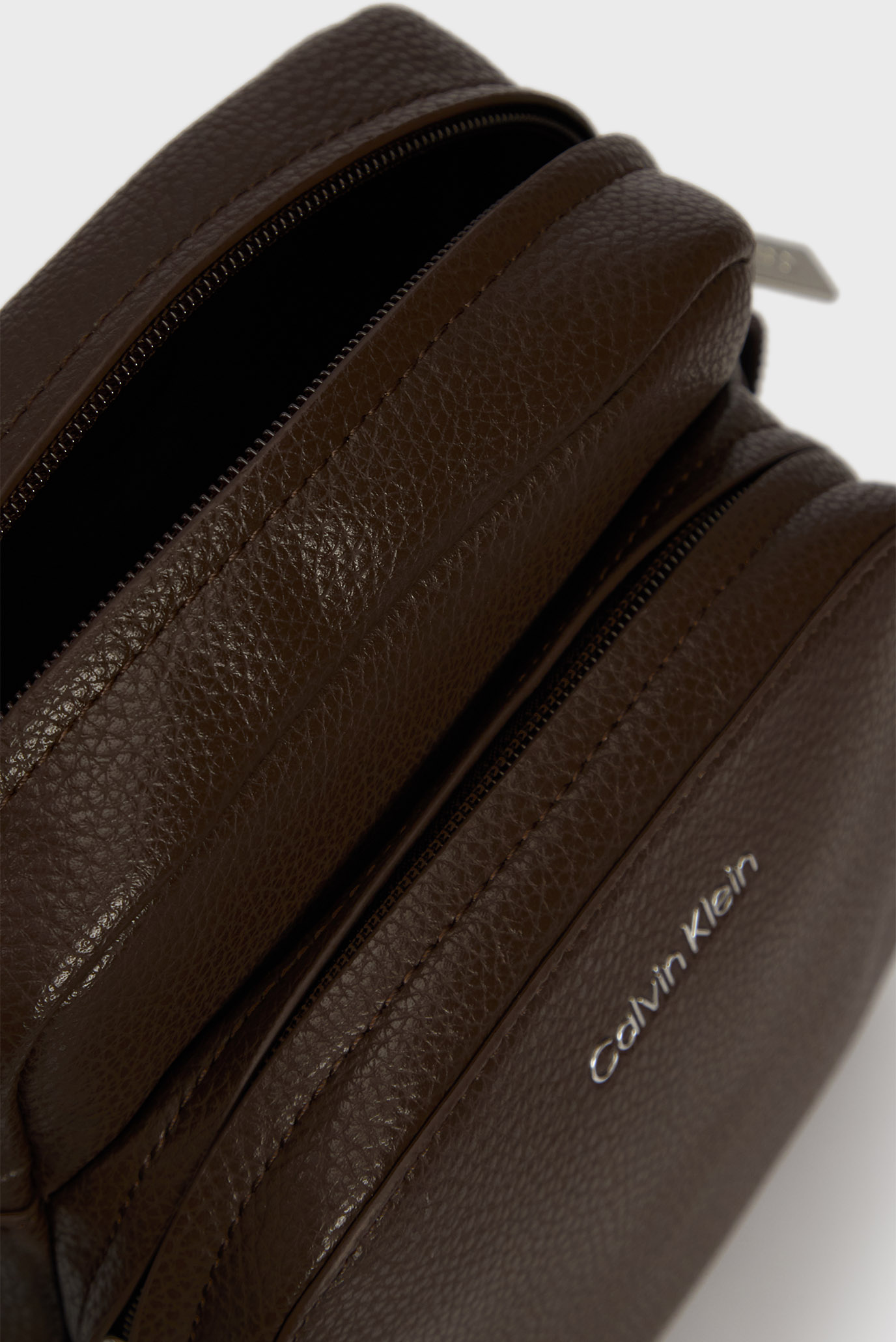 Мужская темно-коричневая сумка CK MUST REPORTER S W PCKT 6